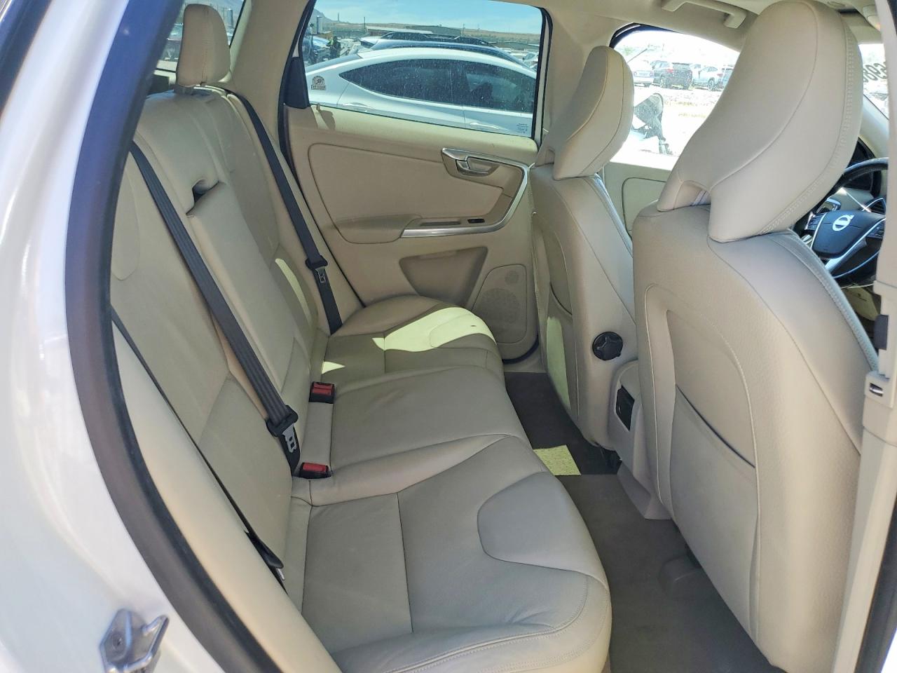 2014 Volvo Xc60 T6 White vin: YV4902DZ3E2554461
