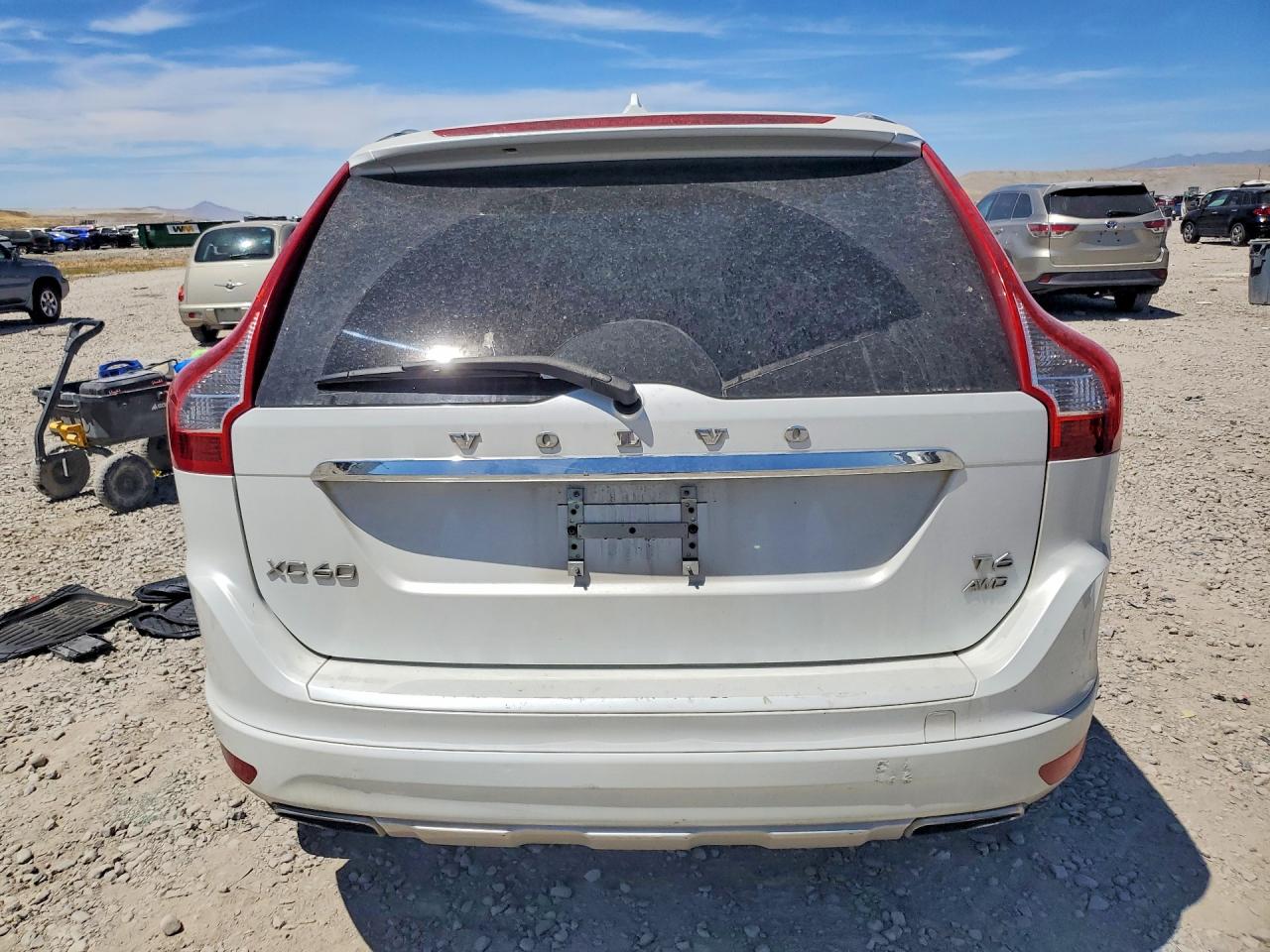 2014 Volvo Xc60 T6 White vin: YV4902DZ3E2554461