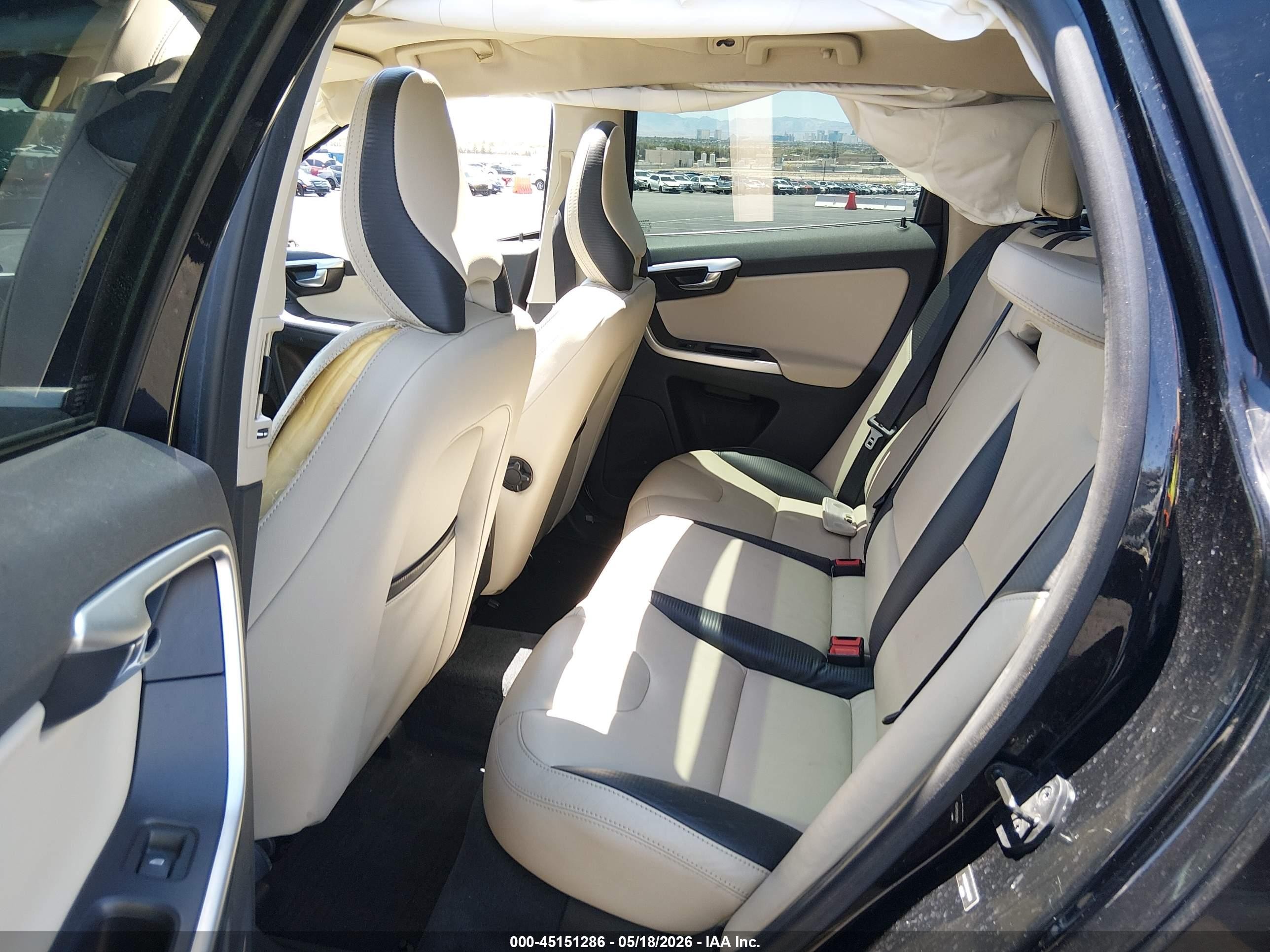 2011 Volvo Xc60 T6/t6 R-design Black vin: YV4902DZ4B2140570