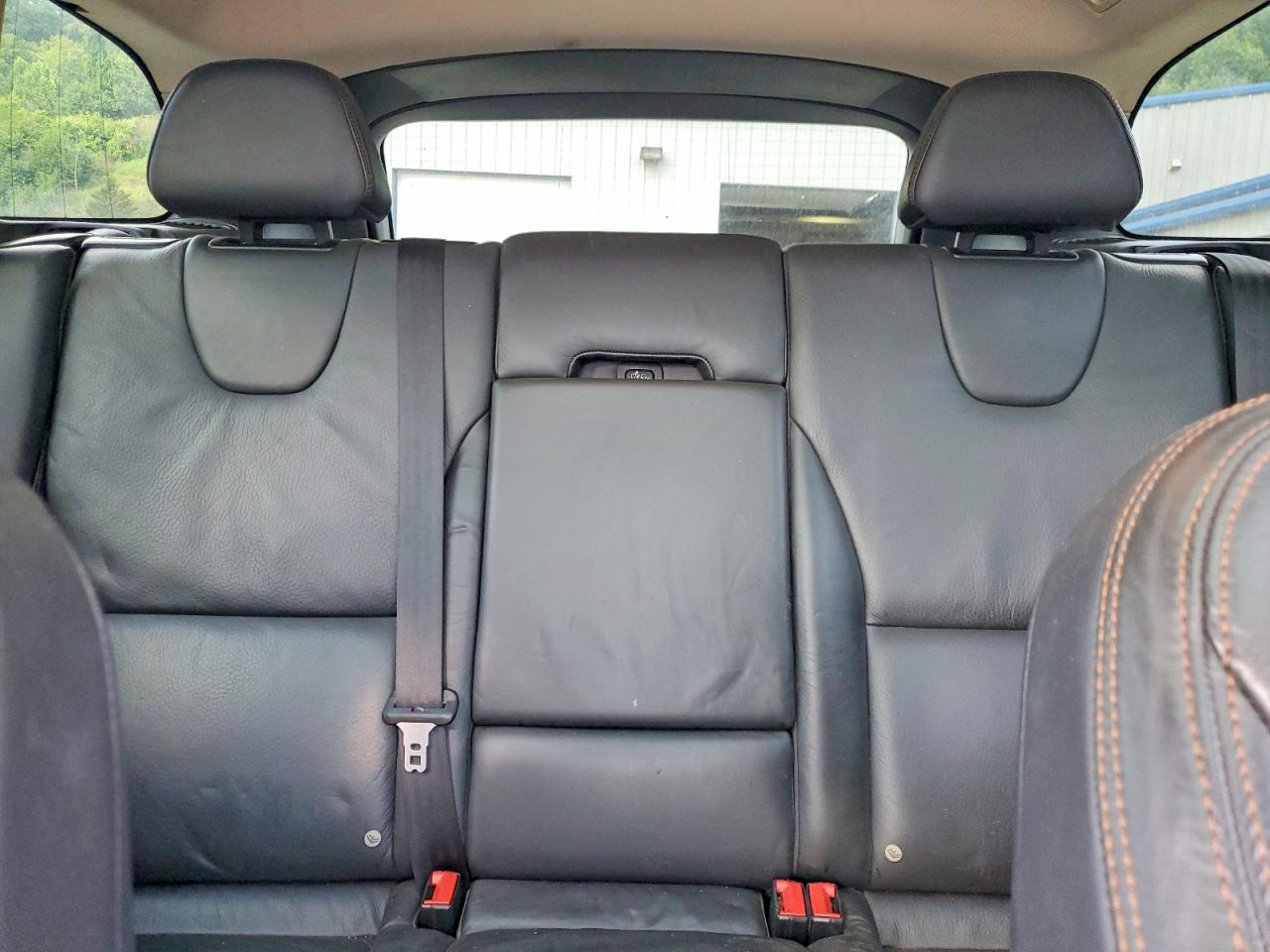 2011 Volvo Xc60 T6 Silver vin: YV4902DZ4B2216854