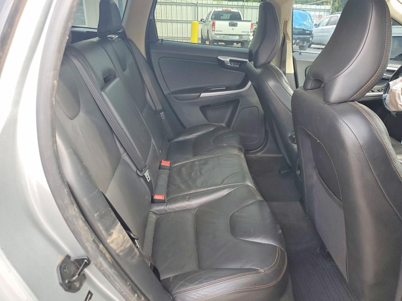 2011 Volvo Xc60 T6 Silver vin: YV4902DZ4B2216854