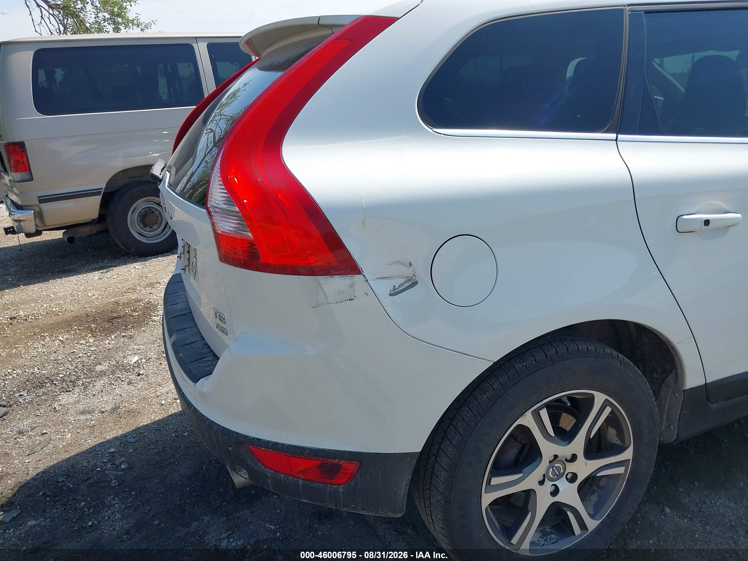 2012 Volvo Xc60 T6 Premier Plus White vin: YV4902DZ4C2242842