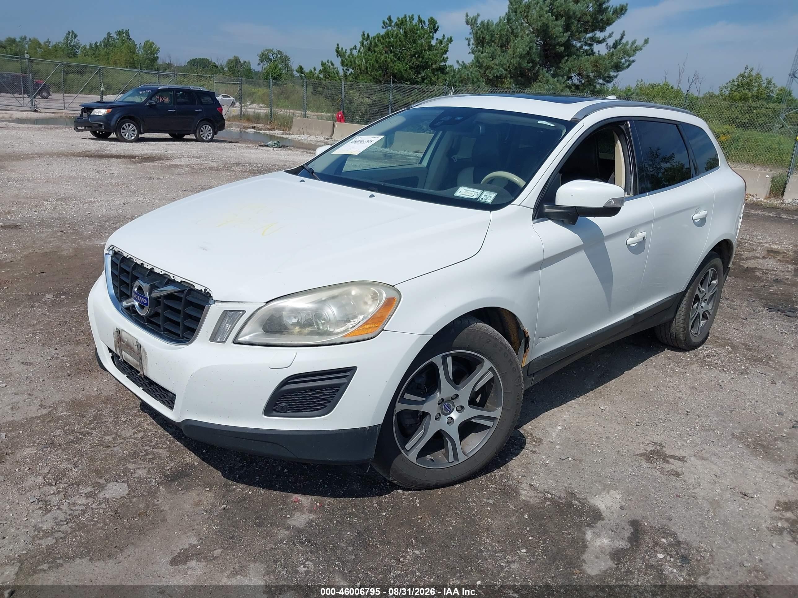 2012 Volvo Xc60 T6 Premier Plus White vin: YV4902DZ4C2242842