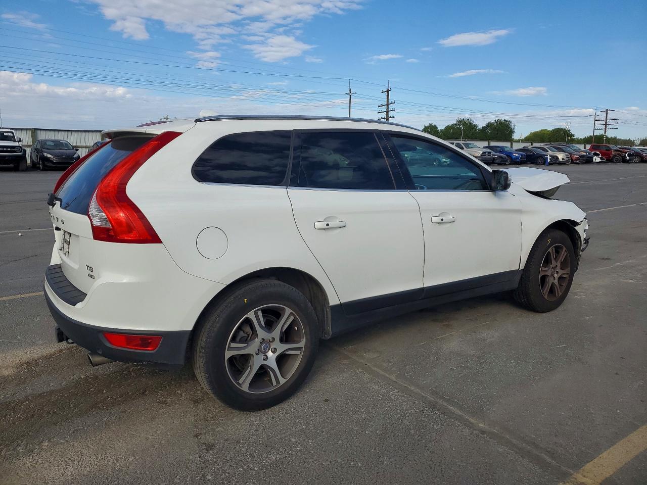 2012 Volvo Xc60 T6 White vin: YV4902DZ4C2310556