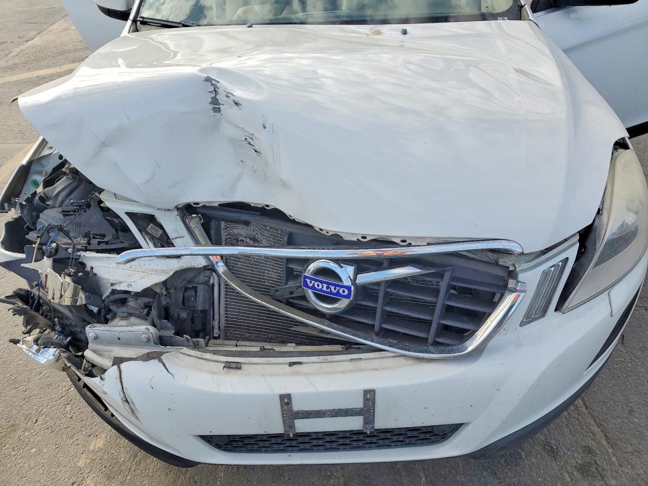 2012 Volvo Xc60 T6 White vin: YV4902DZ4C2310556