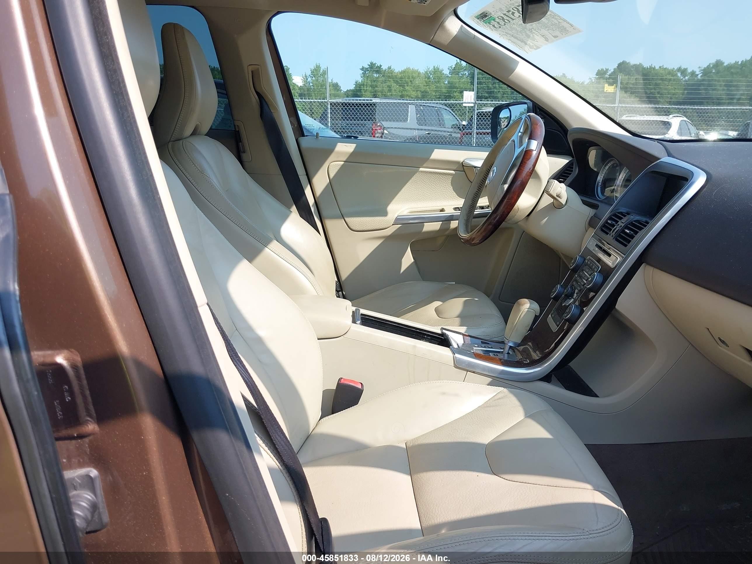2012 Volvo Xc60 T6/t6 Platinum/t6 Premier Plus/t6 R-design/t6 R-design Platinum/t6 R-design Premier Plus Brown vin: YV4902DZ4C2314882