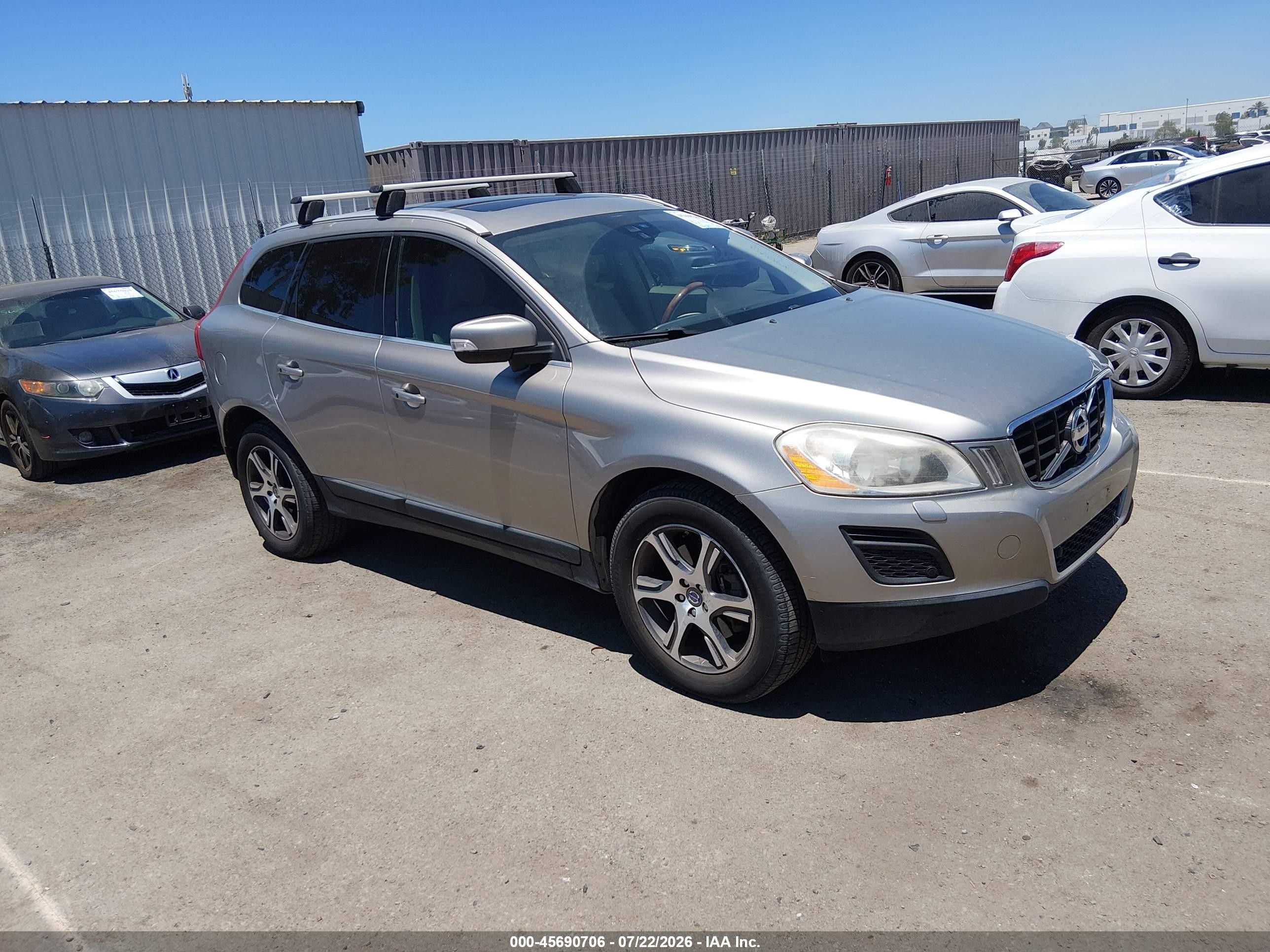 2012 Volvo Xc60 T6/t6 Platinum/t6 Premier Plus/t6 R-design/t6 R-design Platinum/t6 R-design Premier Plus Champagne vin: YV4902DZ4C2318771