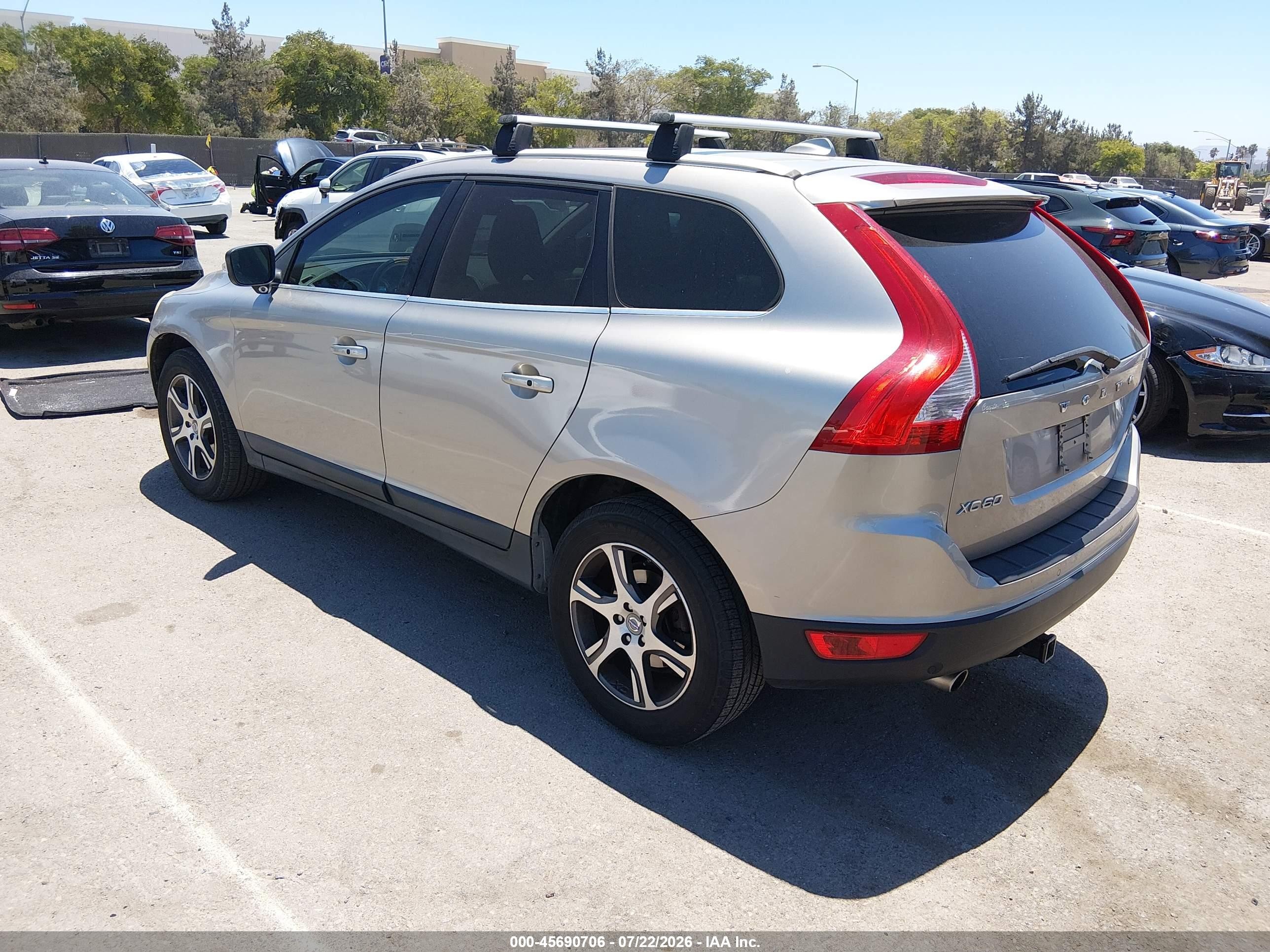 2012 Volvo Xc60 T6/t6 Platinum/t6 Premier Plus/t6 R-design/t6 R-design Platinum/t6 R-design Premier Plus Champagne vin: YV4902DZ4C2318771