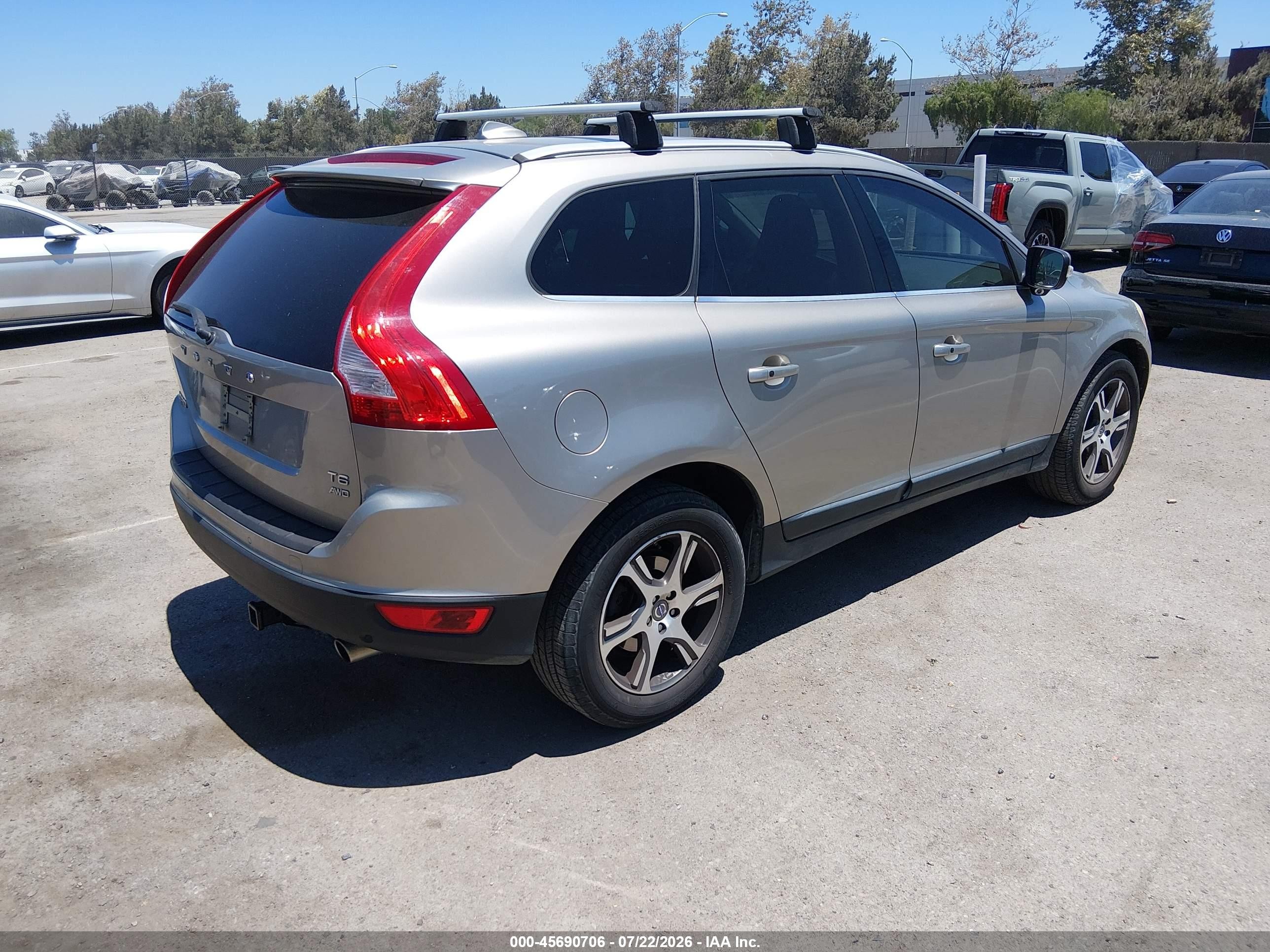 2012 Volvo Xc60 T6/t6 Platinum/t6 Premier Plus/t6 R-design/t6 R-design Platinum/t6 R-design Premier Plus Champagne vin: YV4902DZ4C2318771