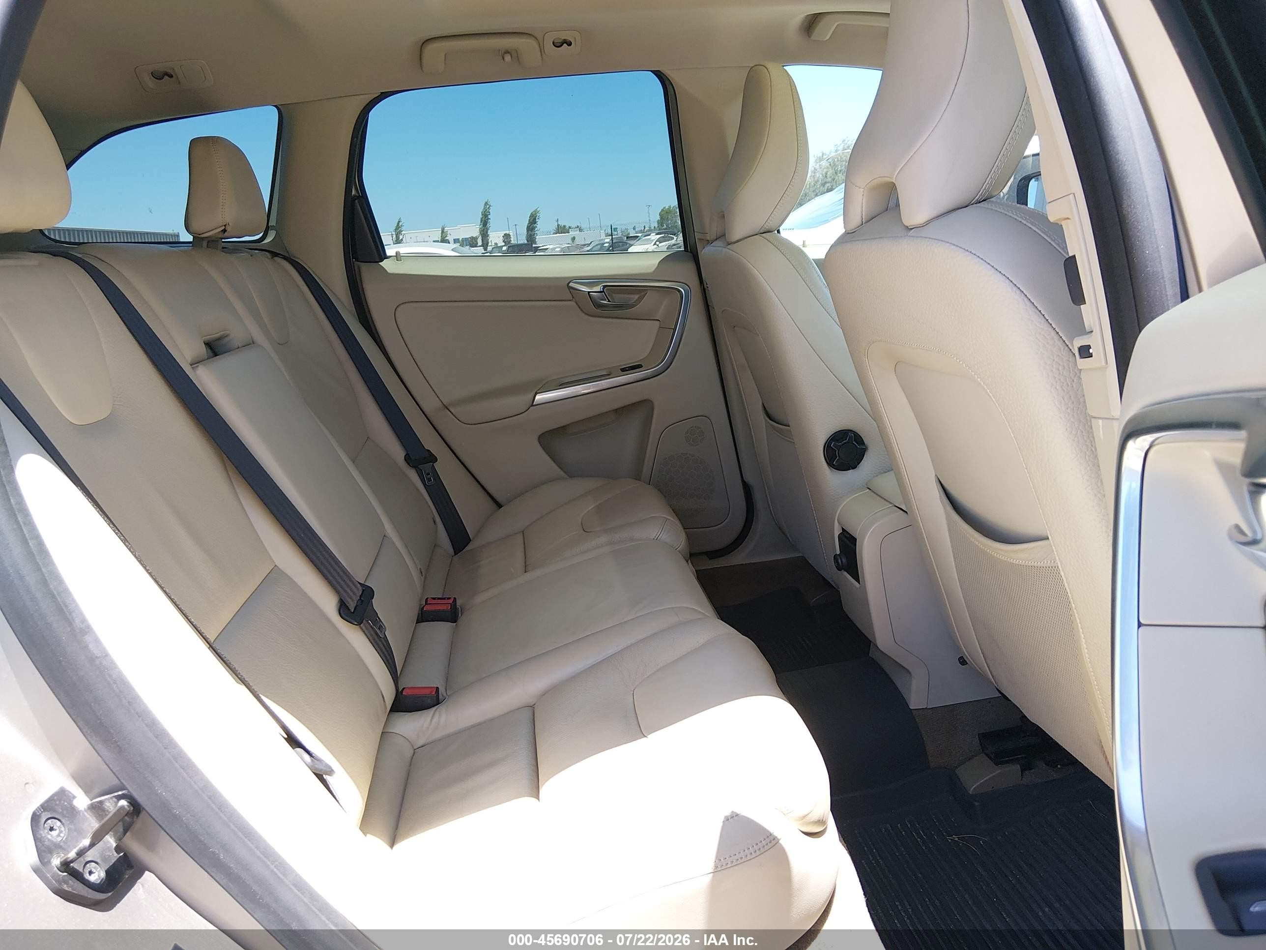2012 Volvo Xc60 T6/t6 Platinum/t6 Premier Plus/t6 R-design/t6 R-design Platinum/t6 R-design Premier Plus Champagne vin: YV4902DZ4C2318771
