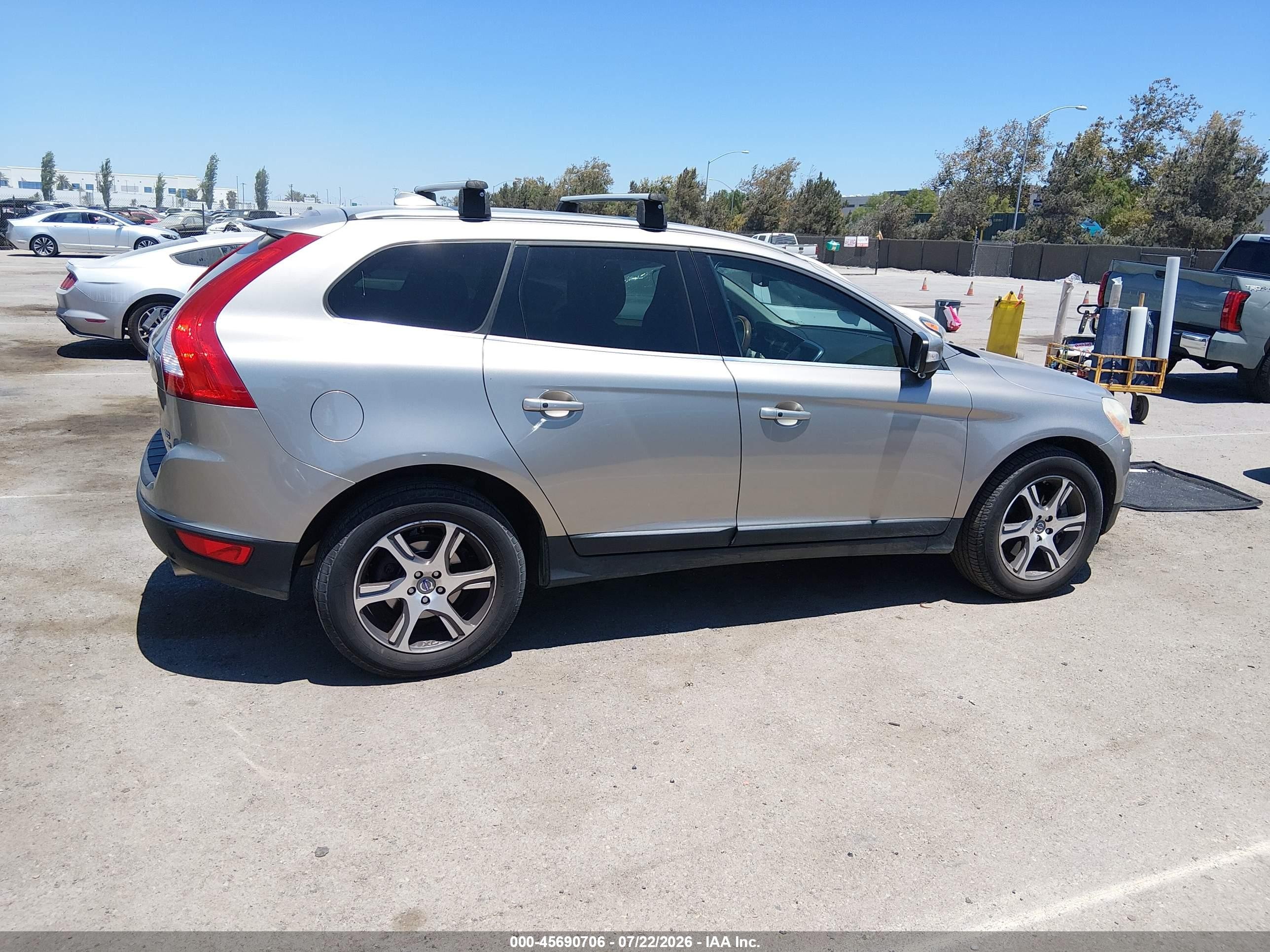 2012 Volvo Xc60 T6/t6 Platinum/t6 Premier Plus/t6 R-design/t6 R-design Platinum/t6 R-design Premier Plus Champagne vin: YV4902DZ4C2318771