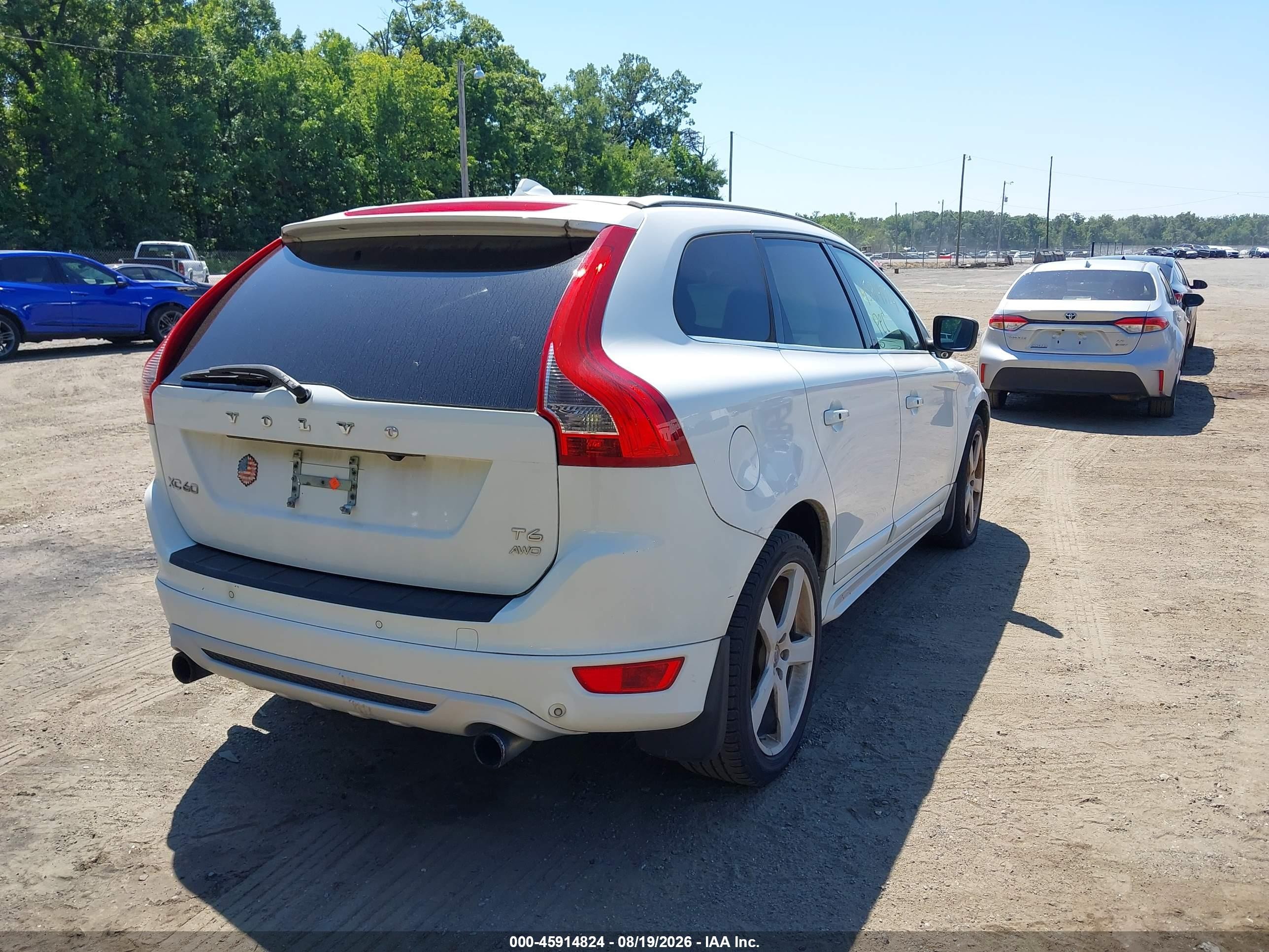 2013 Volvo Xc60 T6/t6 Platinum/t6 Premier Plus/t6 R-design/t6 R-design Platinum/t6 R-design Premier Plus White vin: YV4902DZ4D2387946