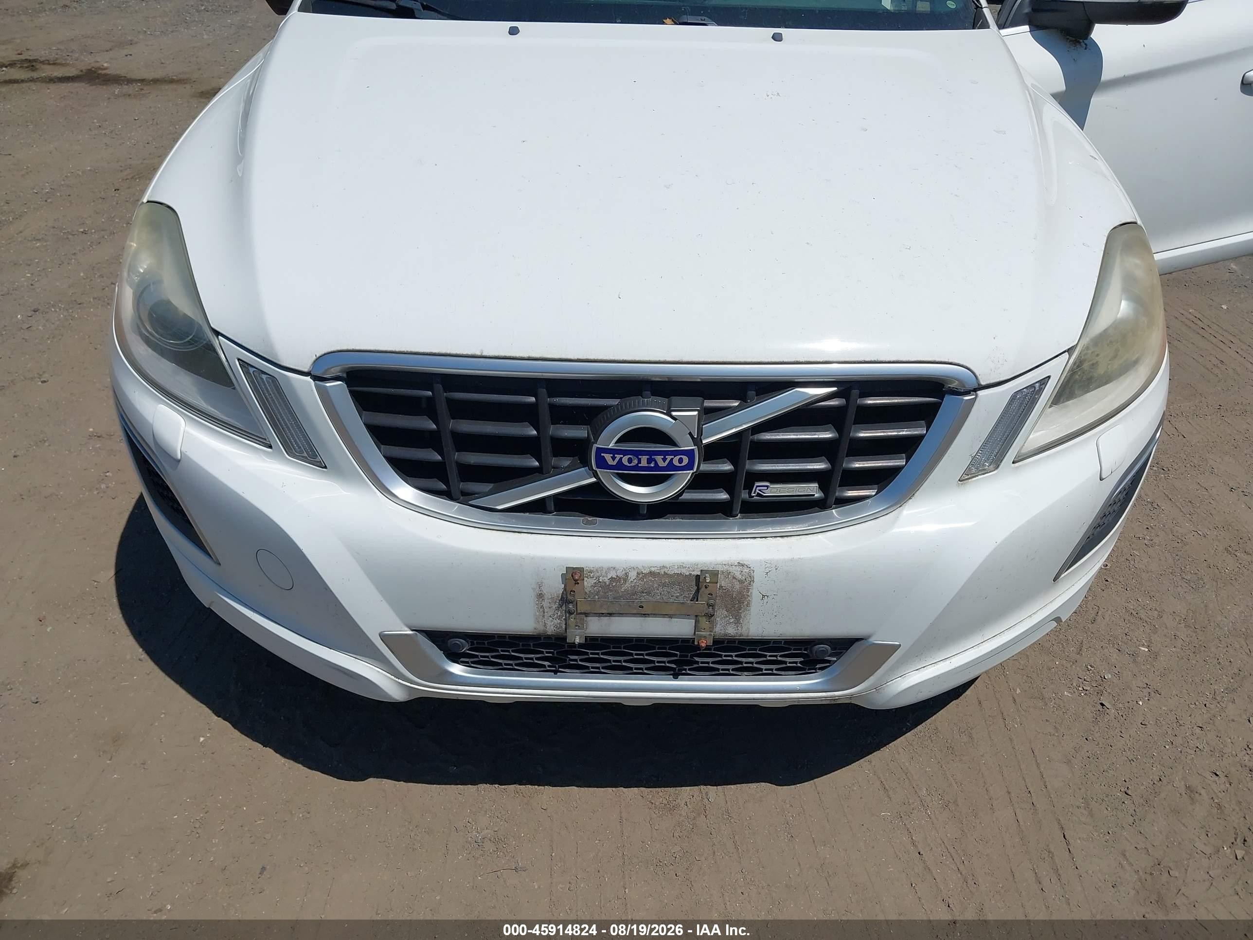 2013 Volvo Xc60 T6/t6 Platinum/t6 Premier Plus/t6 R-design/t6 R-design Platinum/t6 R-design Premier Plus White vin: YV4902DZ4D2387946