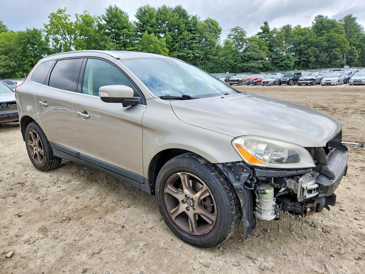 2013 Volvo Xc60 T6 Beige vin: YV4902DZ4D2450673