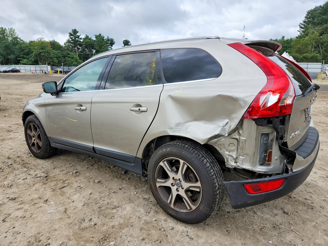 2013 Volvo Xc60 T6 Beige vin: YV4902DZ4D2450673