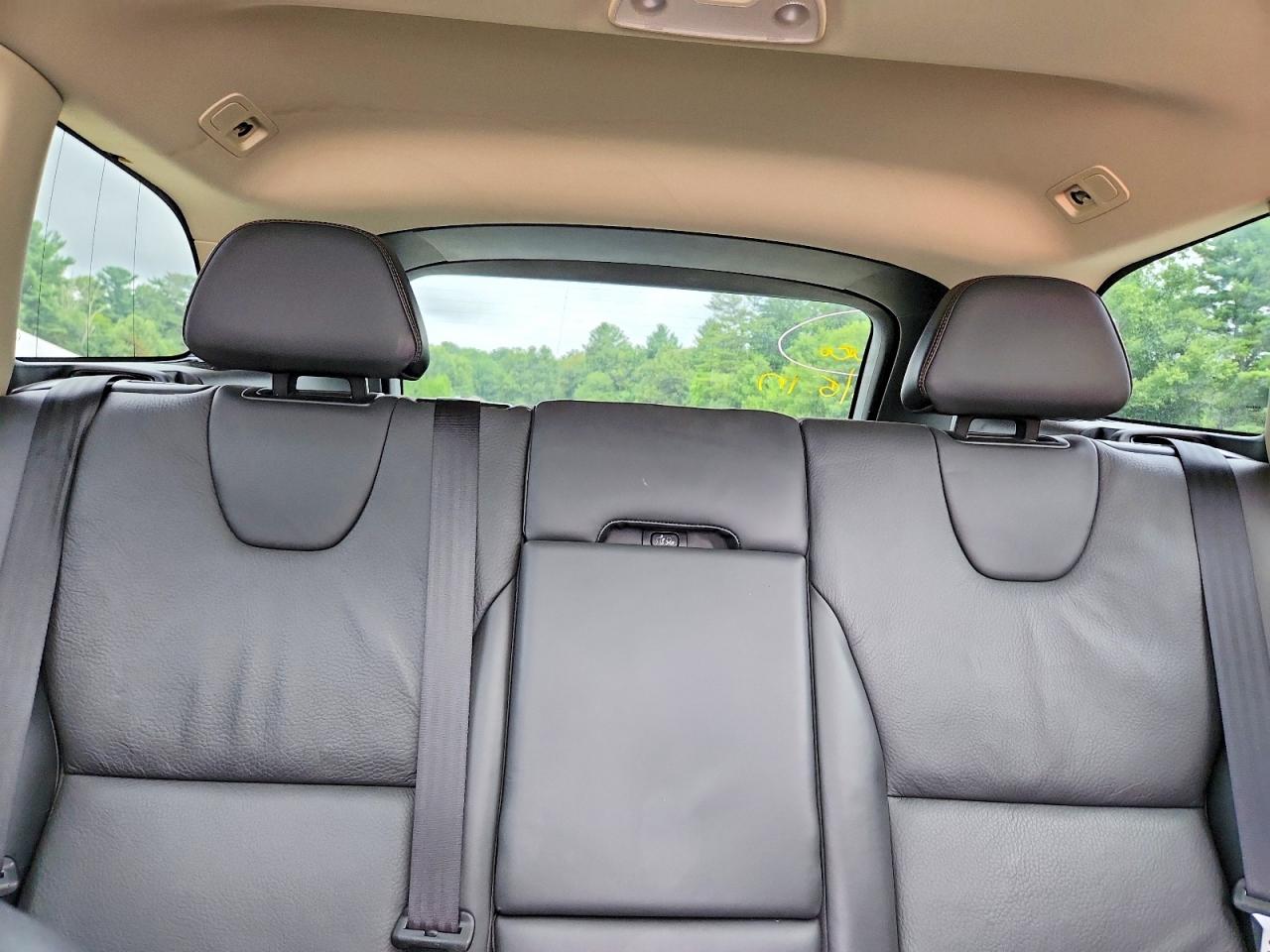 2013 Volvo Xc60 T6 Beige vin: YV4902DZ4D2450673