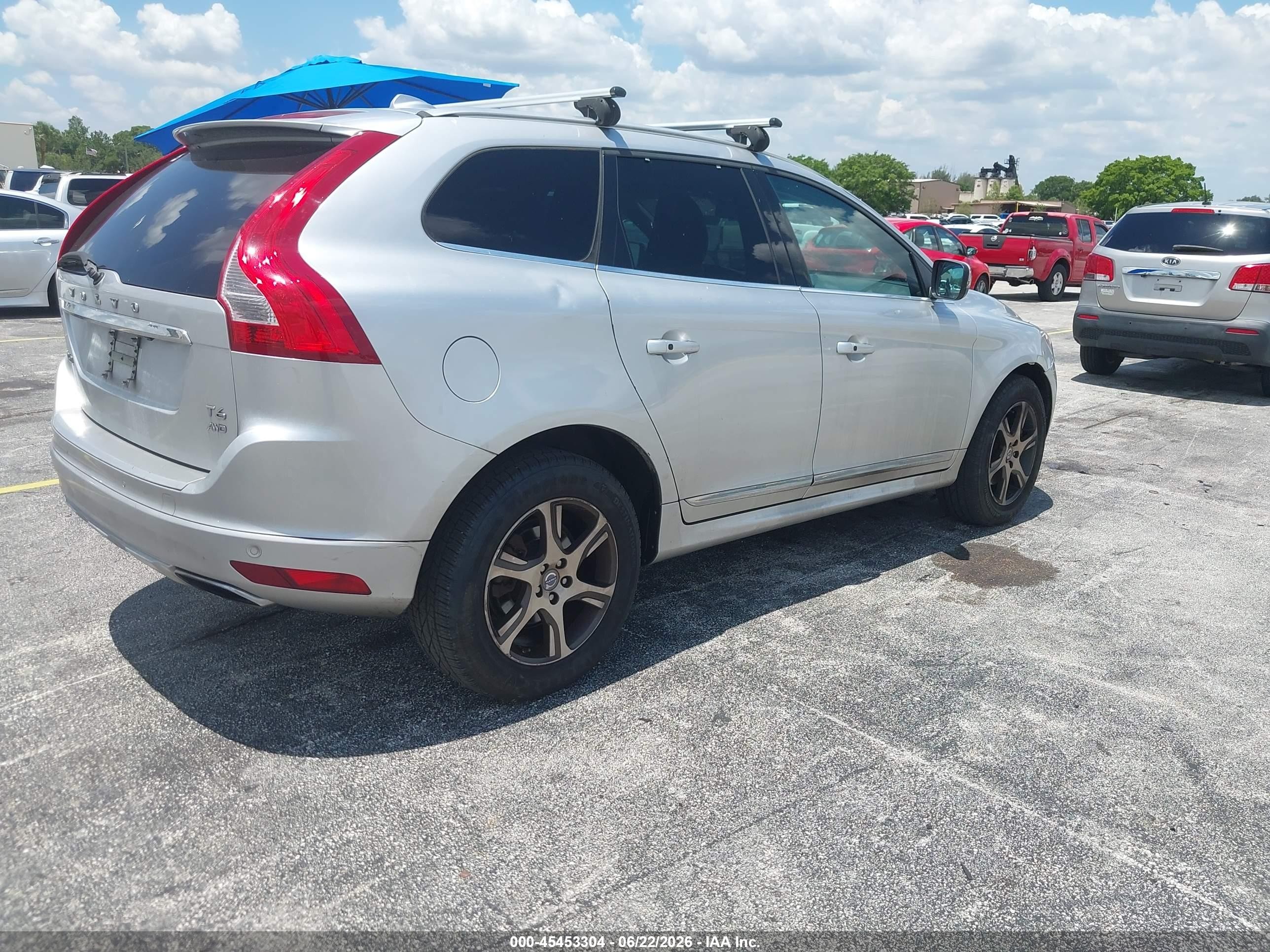 2014 Volvo Xc60 T6 R-design Premier Plus Silver vin: YV4902DZ4E2516186