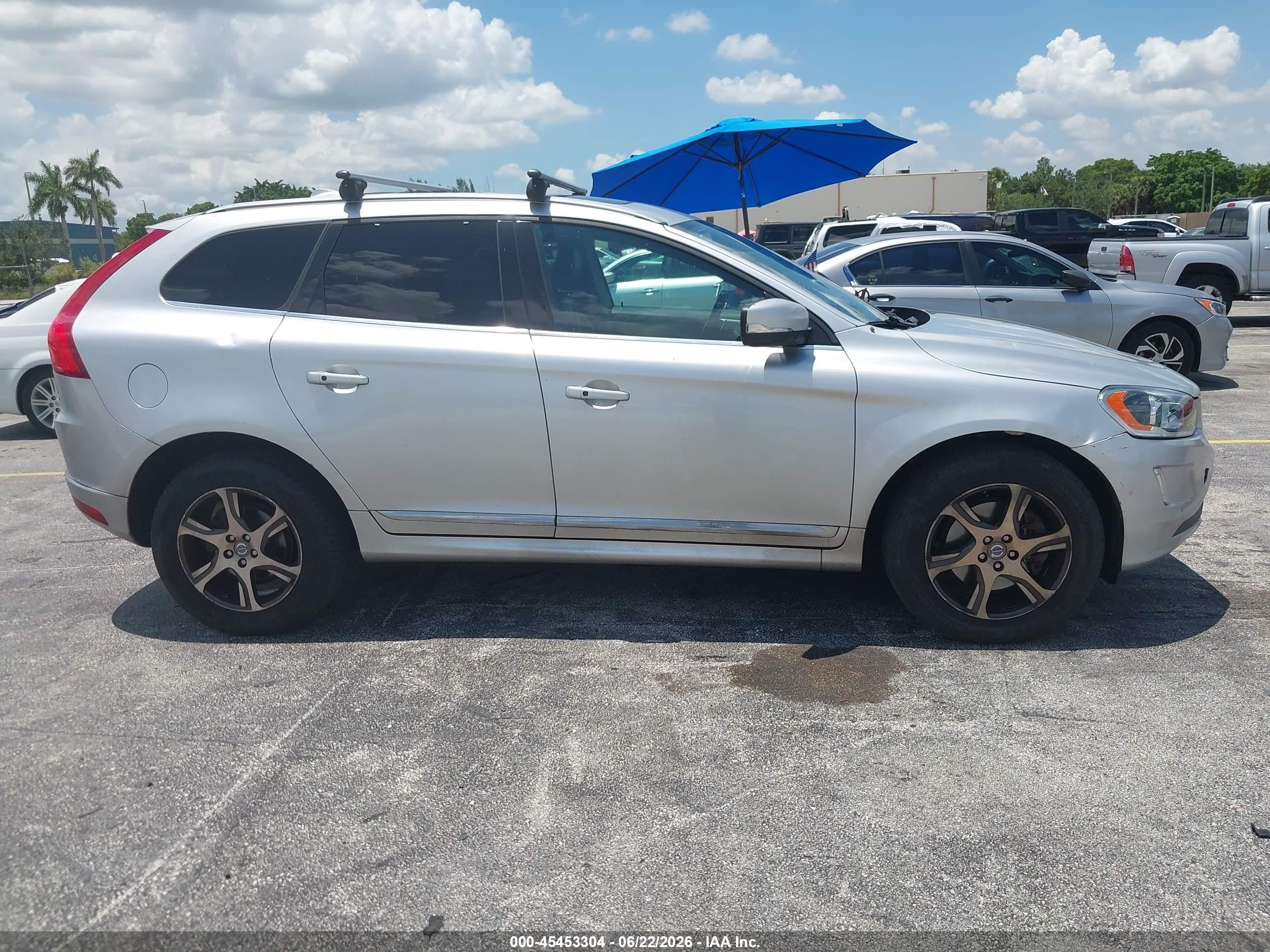 2014 Volvo Xc60 T6 R-design Premier Plus Silver vin: YV4902DZ4E2516186