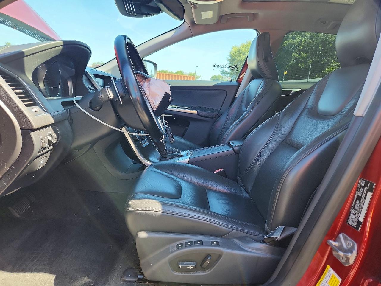 2014 Volvo Xc60 T6 Burgundy vin: YV4902DZ4E2525745