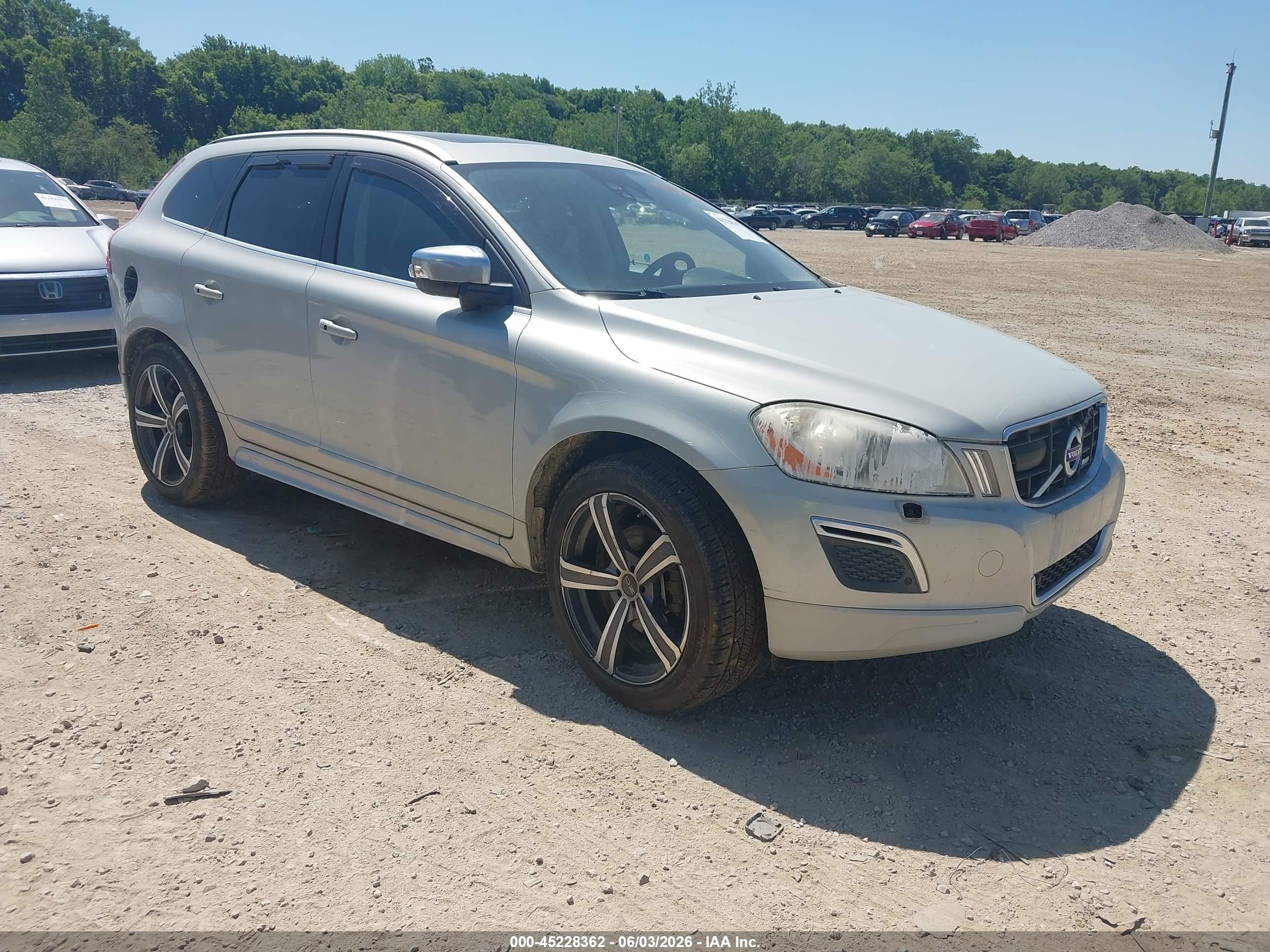 2011 Volvo Xc60 T6/t6 R-design Серебряный vin: YV4902DZ5B2180527