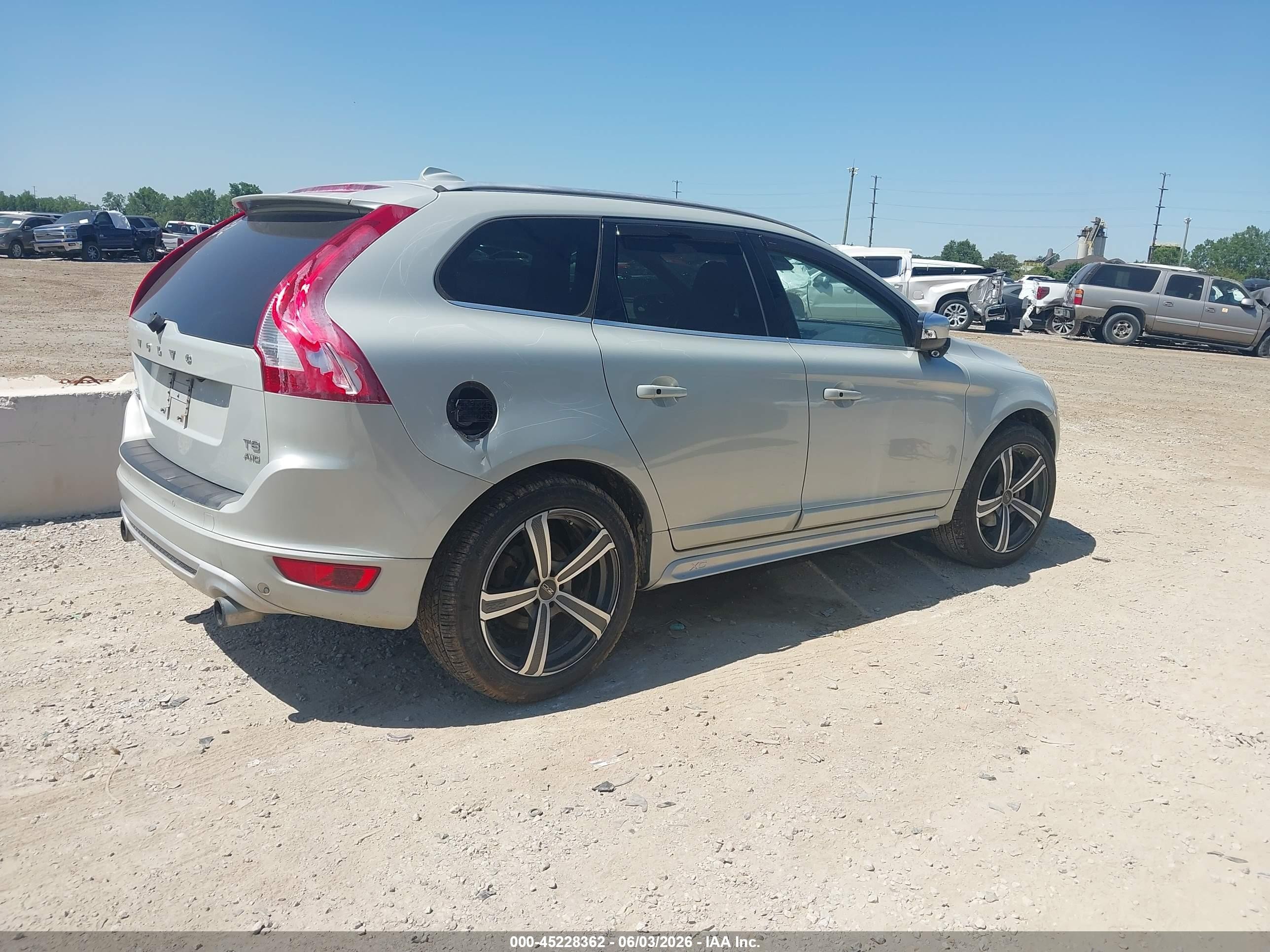 2011 Volvo Xc60 T6/t6 R-design Серебряный vin: YV4902DZ5B2180527