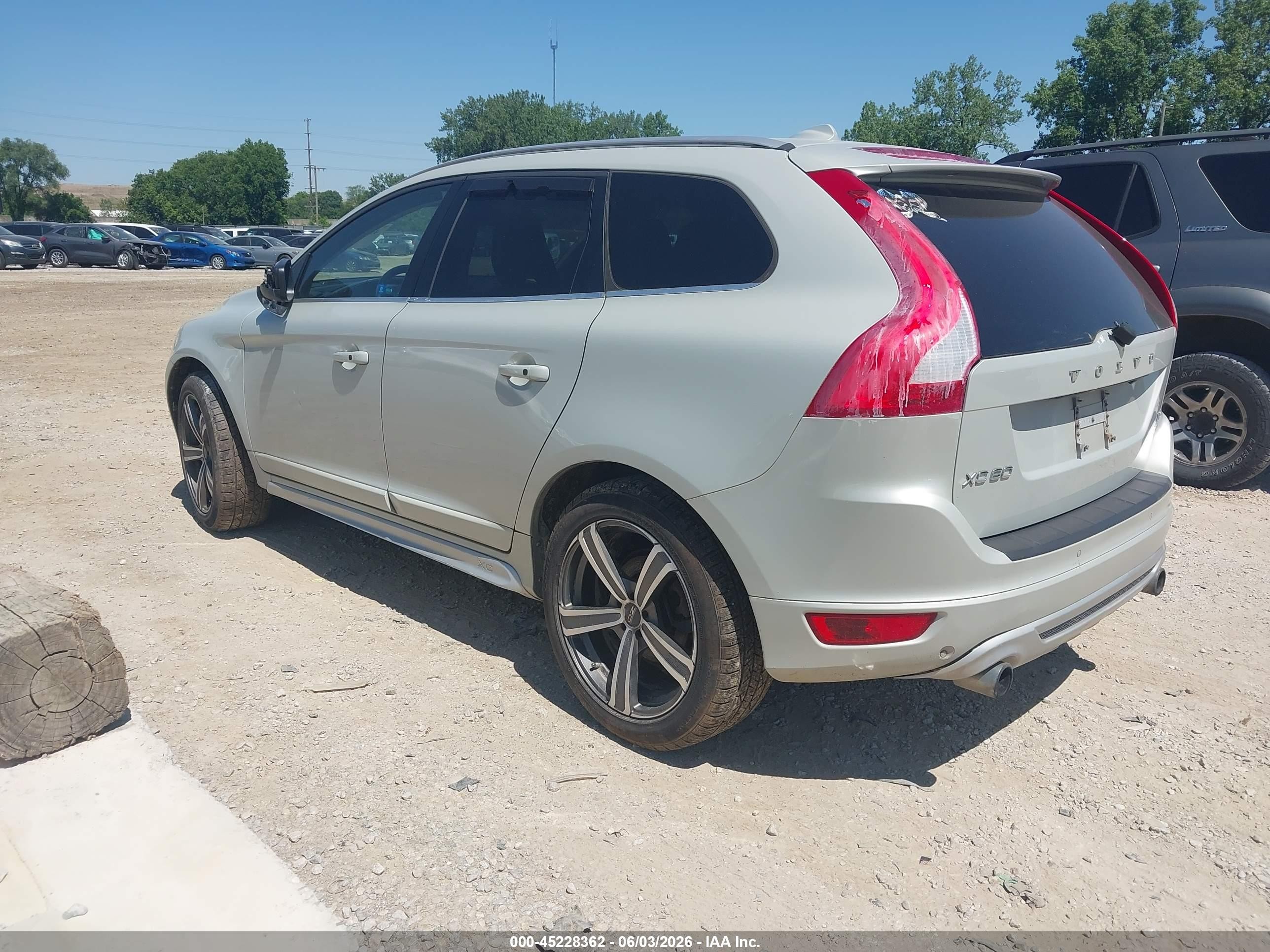 2011 Volvo Xc60 T6/t6 R-design Серебряный vin: YV4902DZ5B2180527