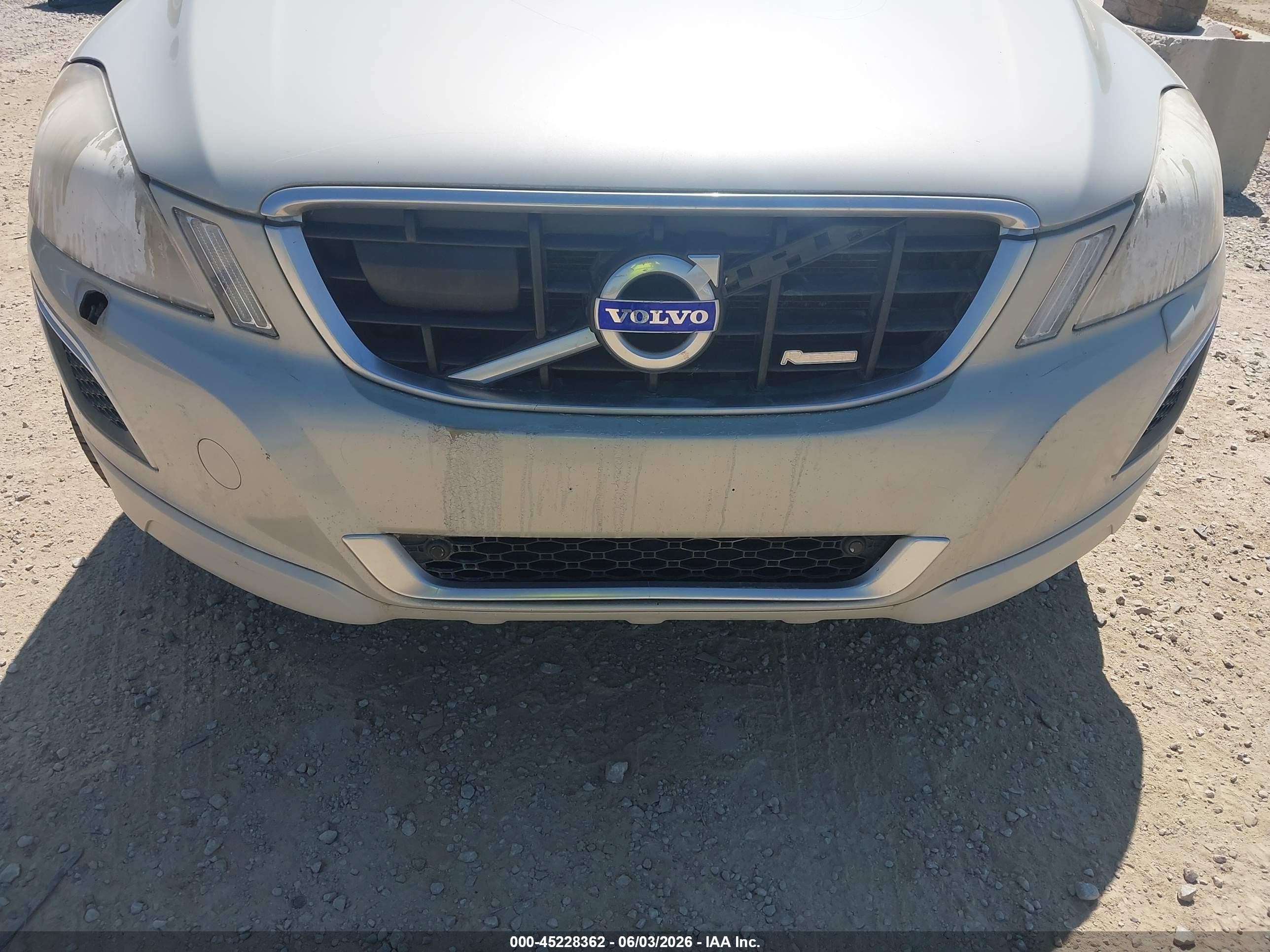 2011 Volvo Xc60 T6/t6 R-design Серебряный vin: YV4902DZ5B2180527