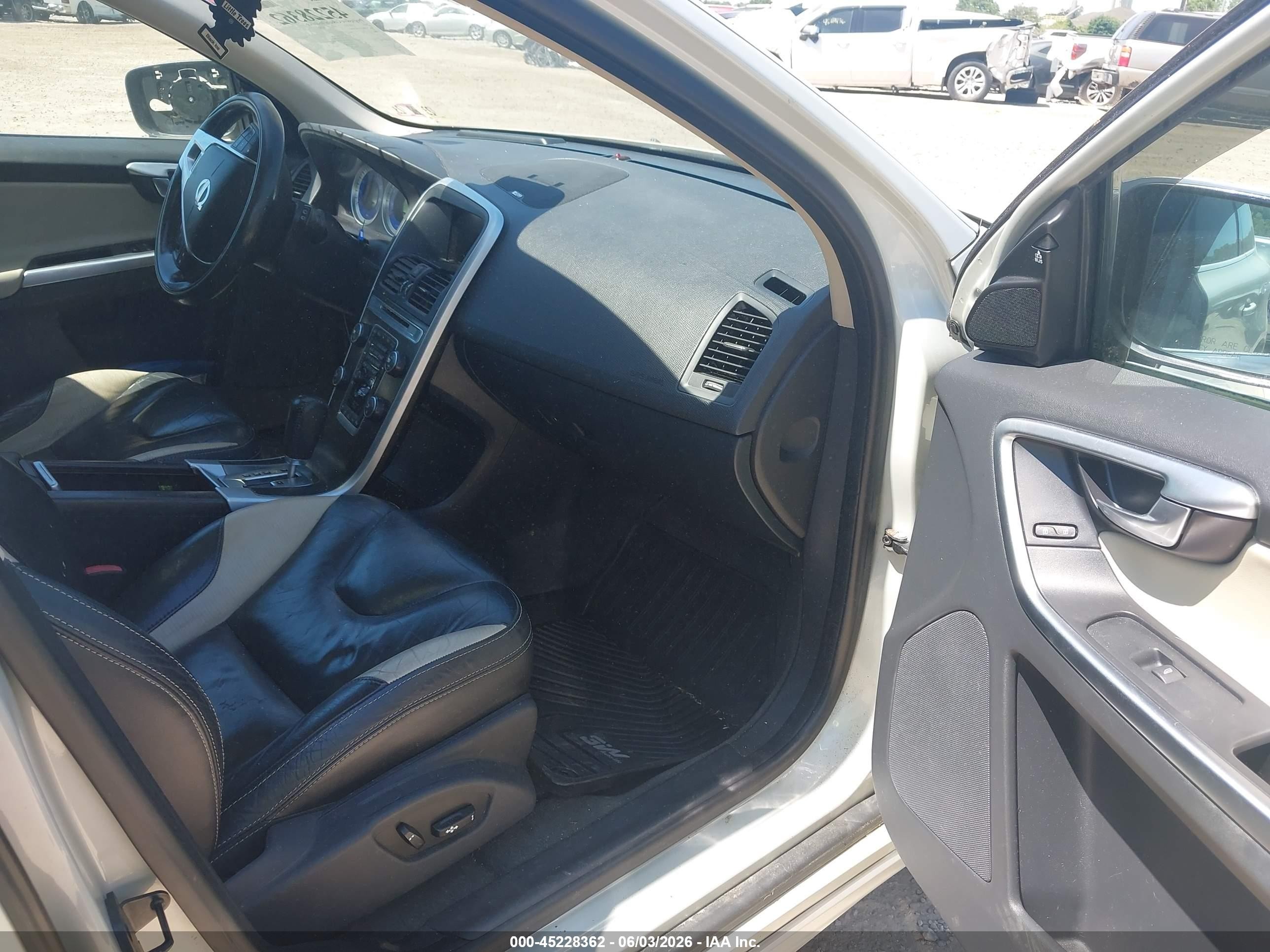 2011 Volvo Xc60 T6/t6 R-design Серебряный vin: YV4902DZ5B2180527
