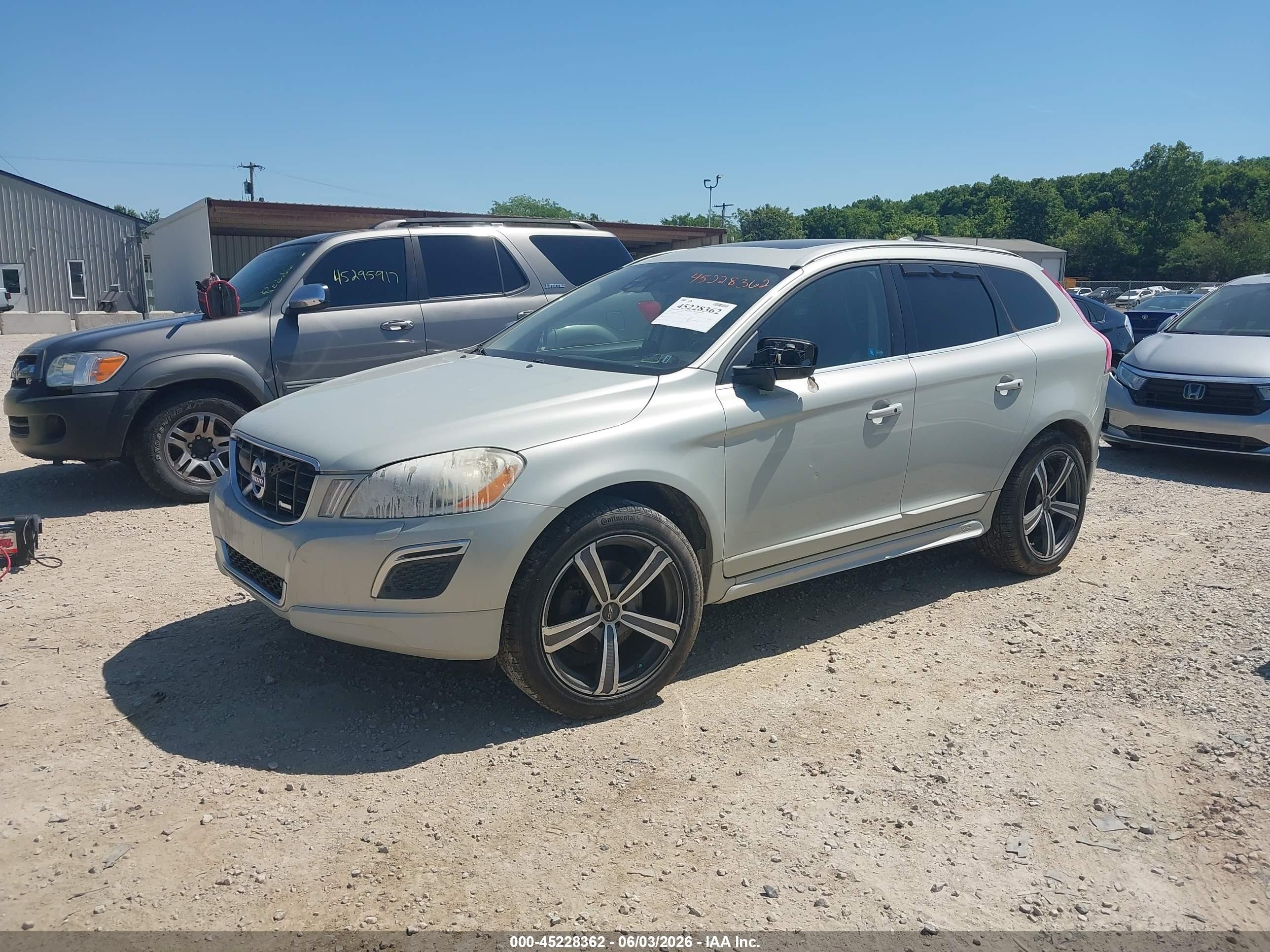 2011 Volvo Xc60 T6/t6 R-design Серебряный vin: YV4902DZ5B2180527