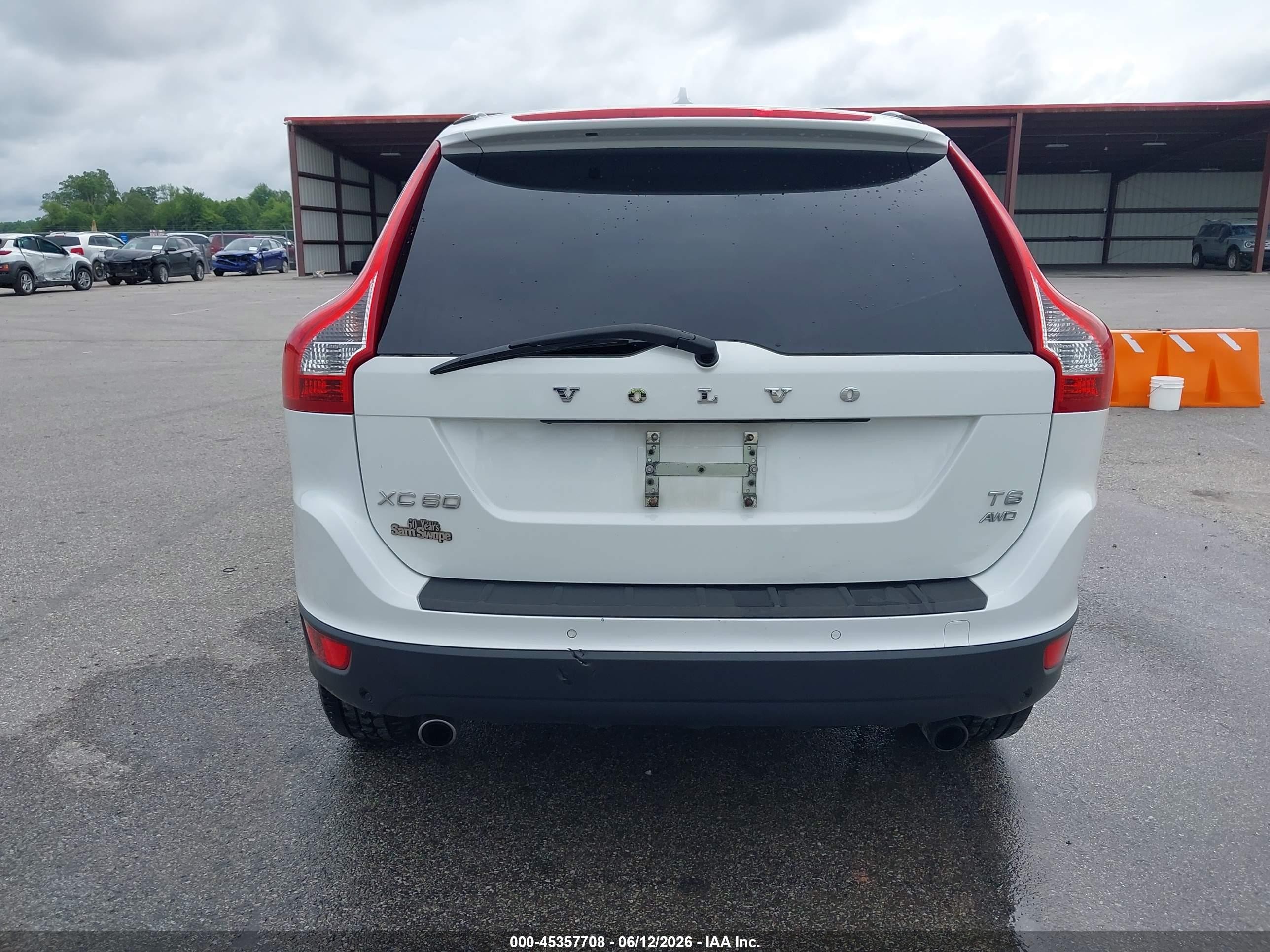 2012 Volvo Xc60 T6/t6 Platinum/t6 Premier Plus/t6 R-design/t6 R-design Platinum/t6 R-design Premier Plus White vin: YV4902DZ5C2302756