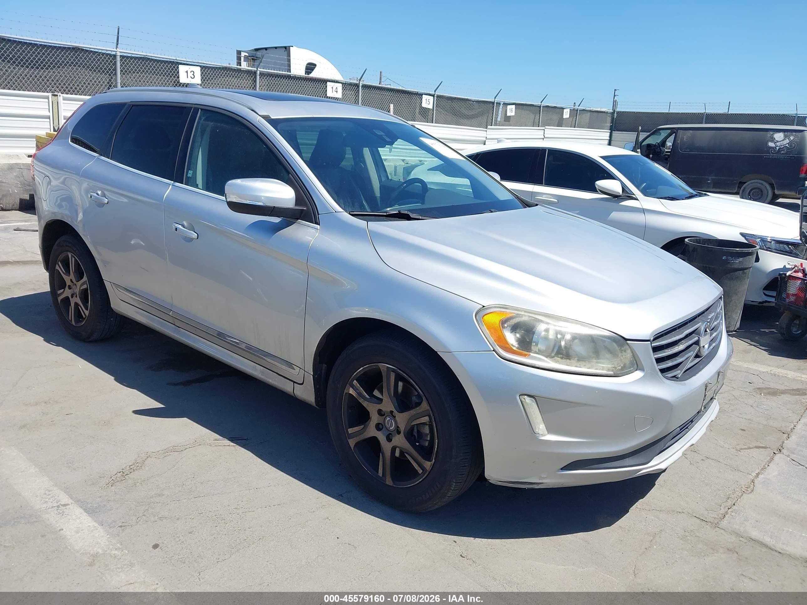 2014 Volvo Xc60 T6 R-design Premier Plus Silver vin: YV4902DZ5E2504144