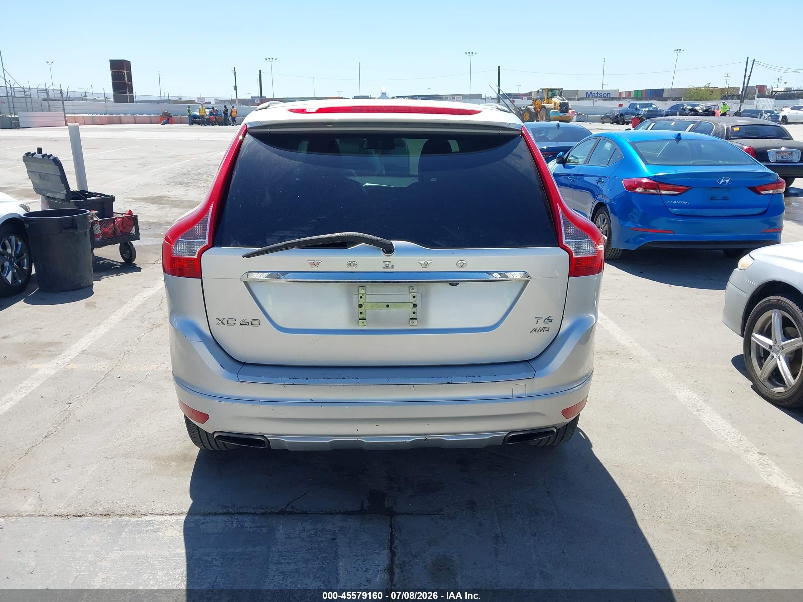 2014 Volvo Xc60 T6 R-design Premier Plus Silver vin: YV4902DZ5E2504144