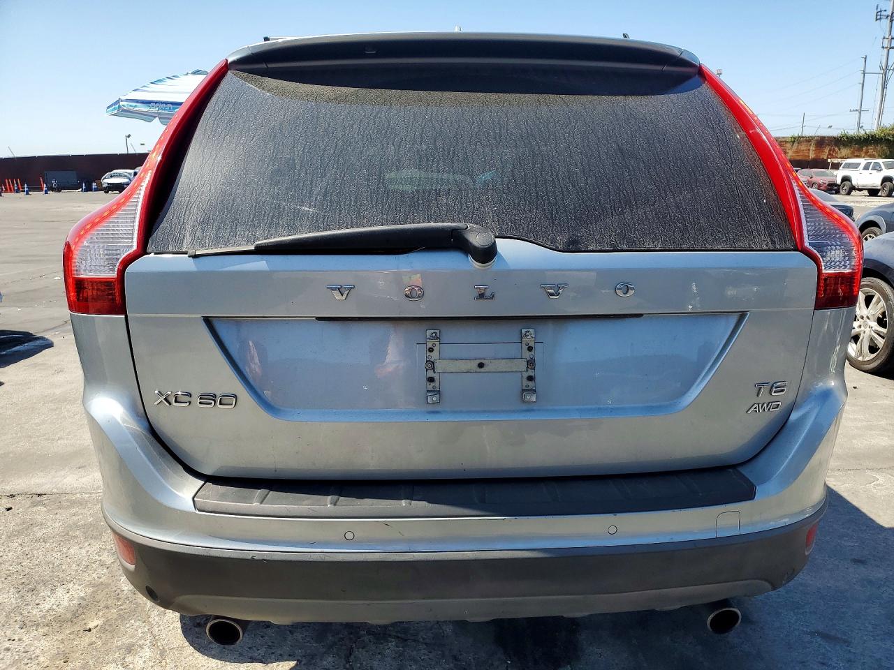 2011 Volvo Xc60 T6 Silver vin: YV4902DZ6B2145009