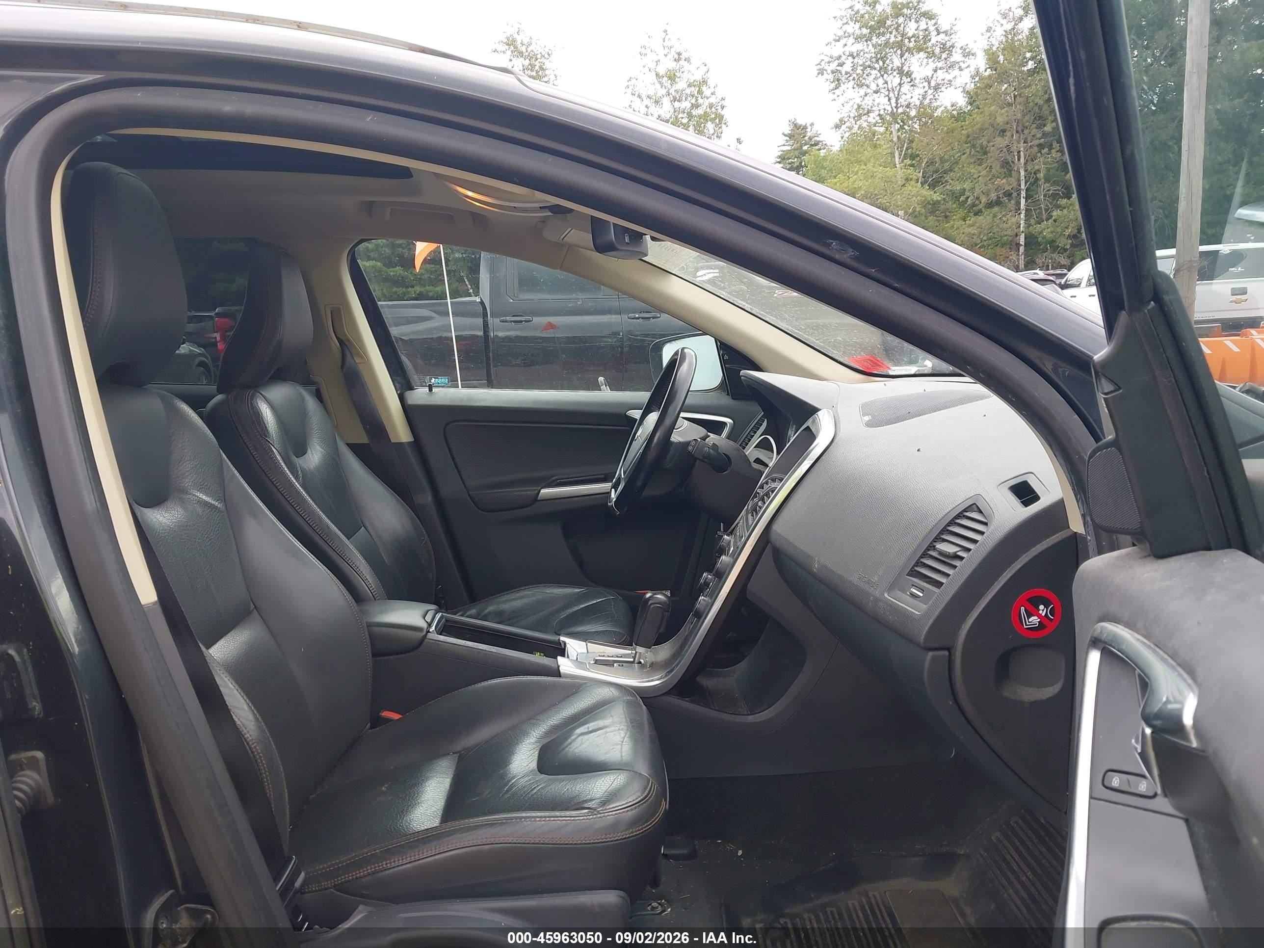 2012 Volvo Xc60 T6/t6 Platinum/t6 Premier Plus/t6 R-design/t6 R-design Platinum/t6 R-design Premier Plus Black vin: YV4902DZ6C2293629