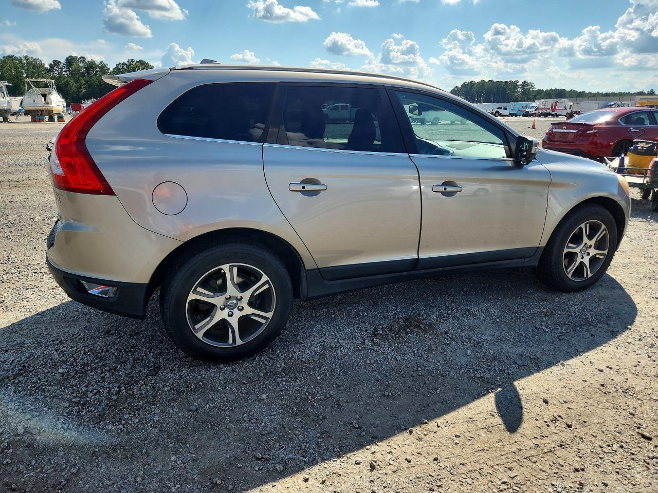 2012 Volvo Xc60 T6 Бежевый vin: YV4902DZ6C2295994