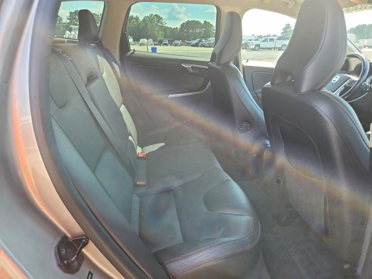 2012 Volvo Xc60 T6 Бежевый vin: YV4902DZ6C2295994