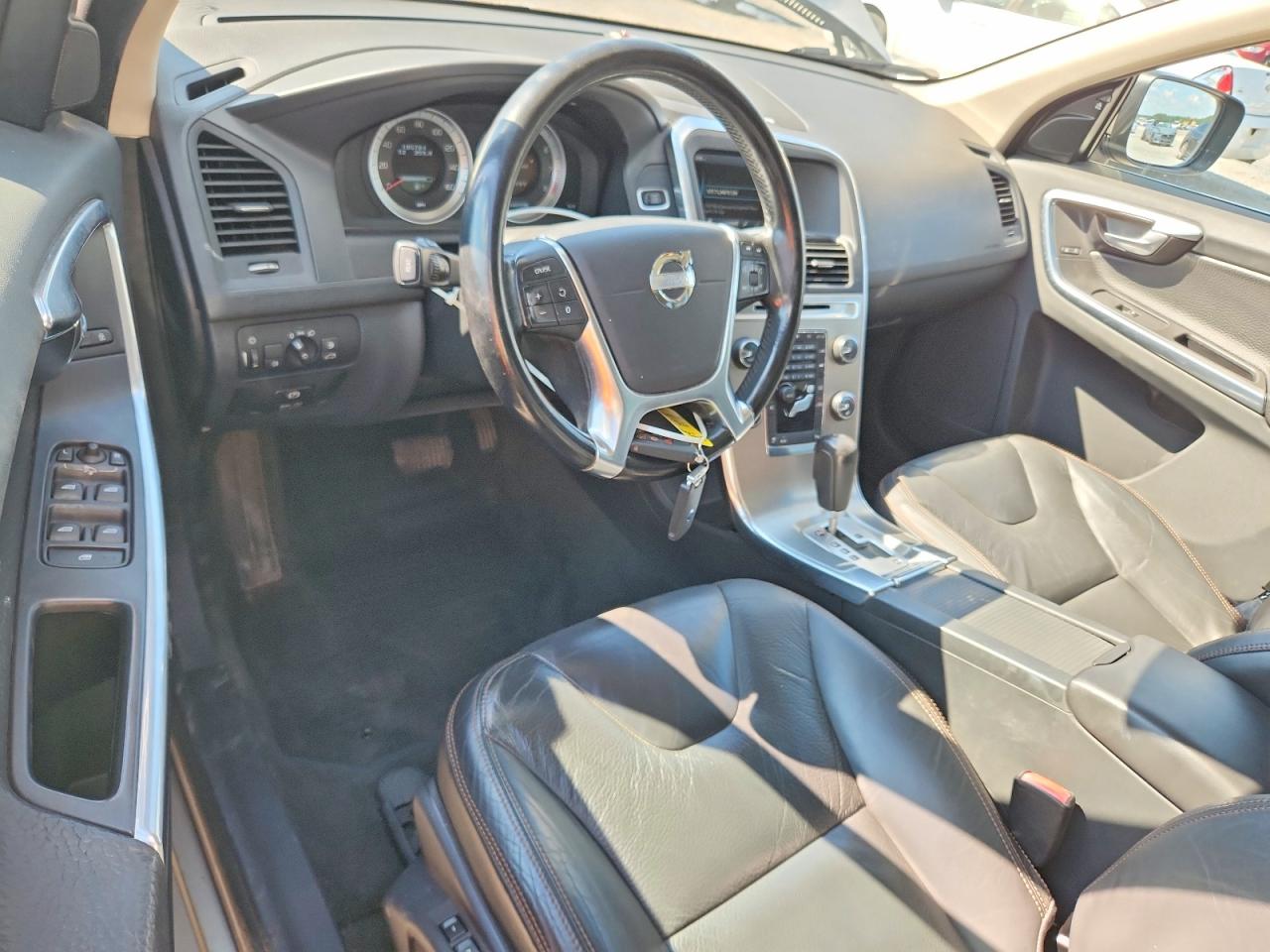 2012 Volvo Xc60 T6 Бежевый vin: YV4902DZ6C2295994