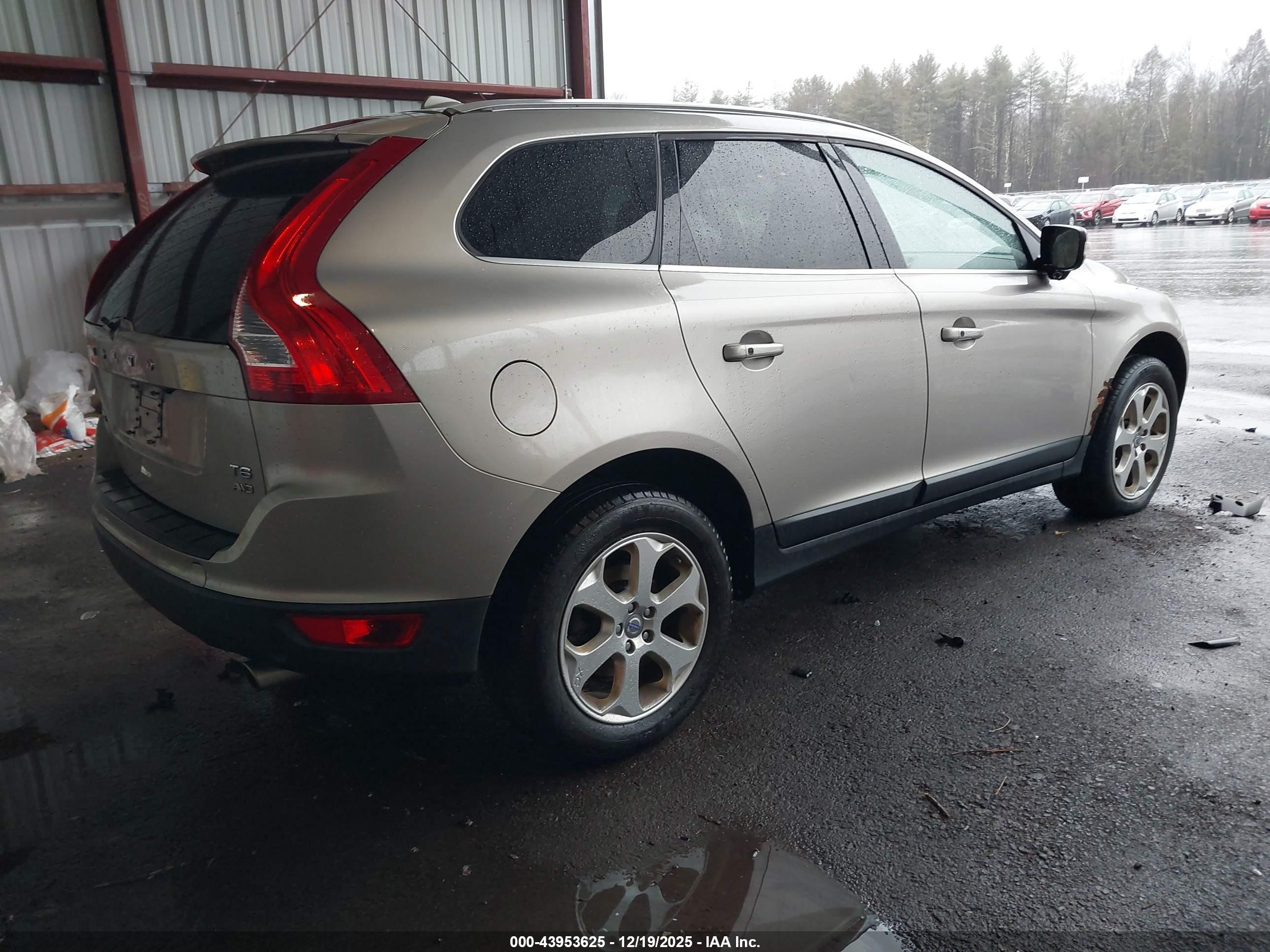 2012 Volvo Xc60 T6/t6 Platinum/t6 Premier Plus/t6 R-design/t6 R-design Platinum/t6 R-design Premier Plus Gold vin: YV4902DZ6C2297826