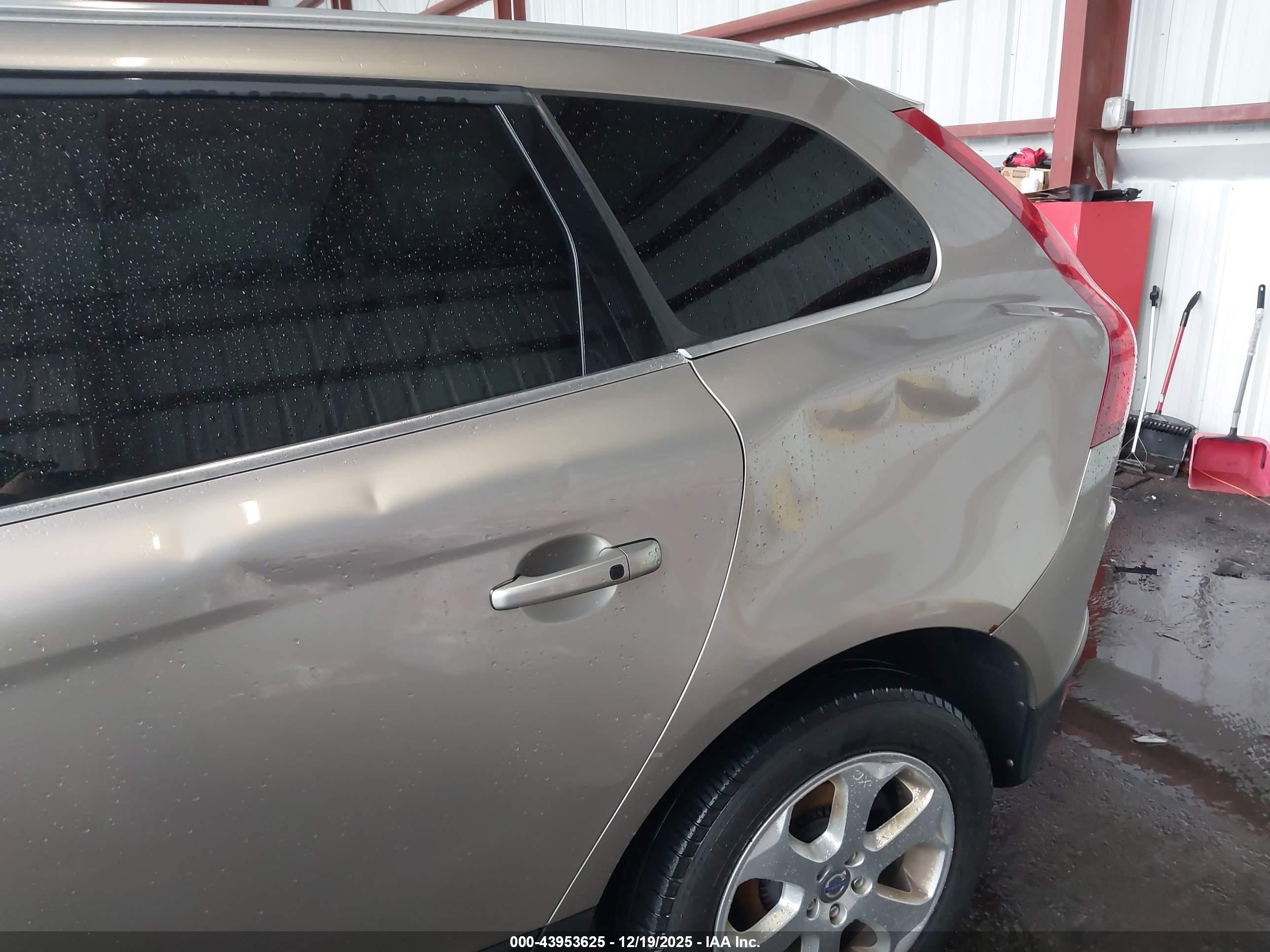 2012 Volvo Xc60 T6/t6 Platinum/t6 Premier Plus/t6 R-design/t6 R-design Platinum/t6 R-design Premier Plus Gold vin: YV4902DZ6C2297826