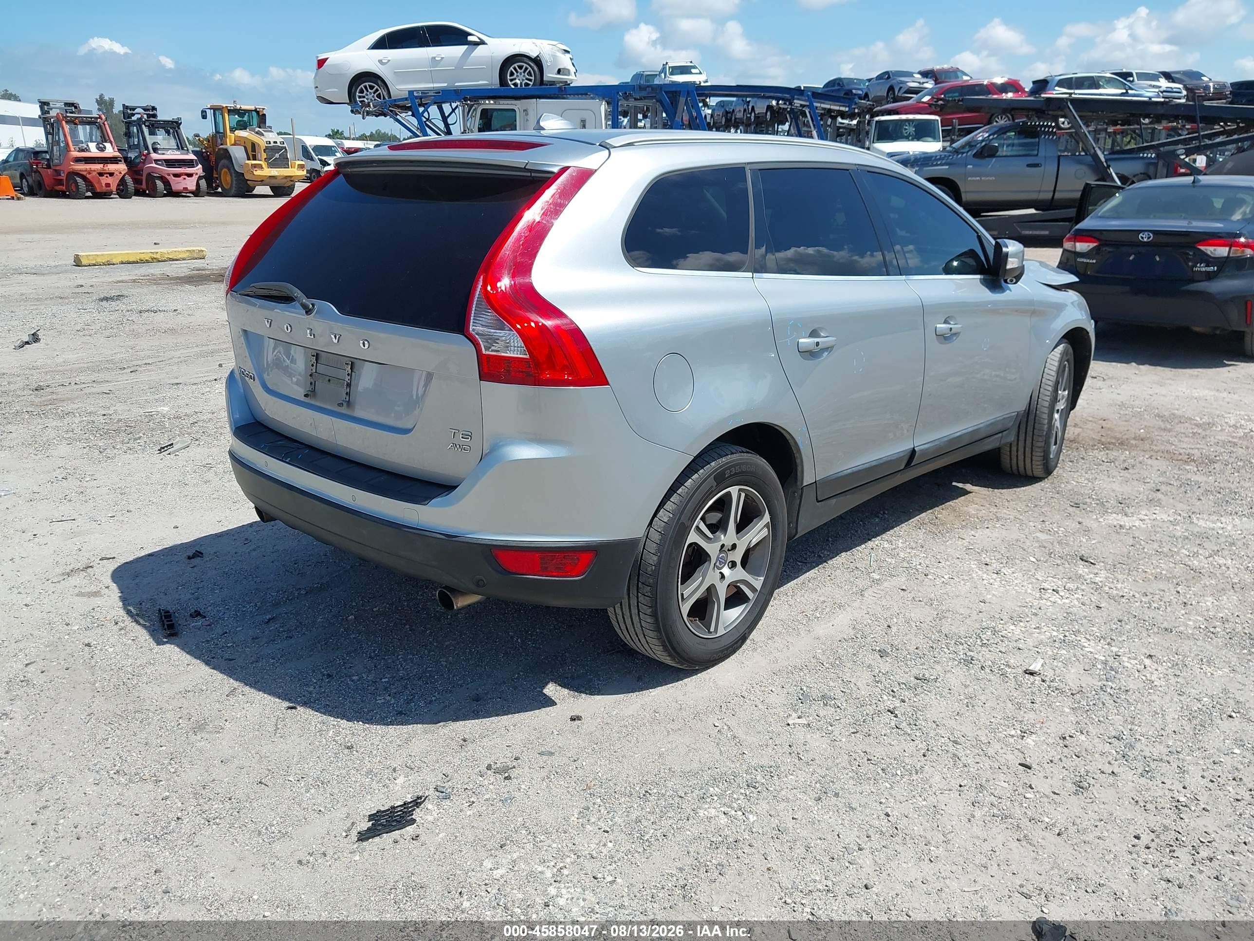 2012 Volvo Xc60   Silver vin: YV4902DZ6C2326368