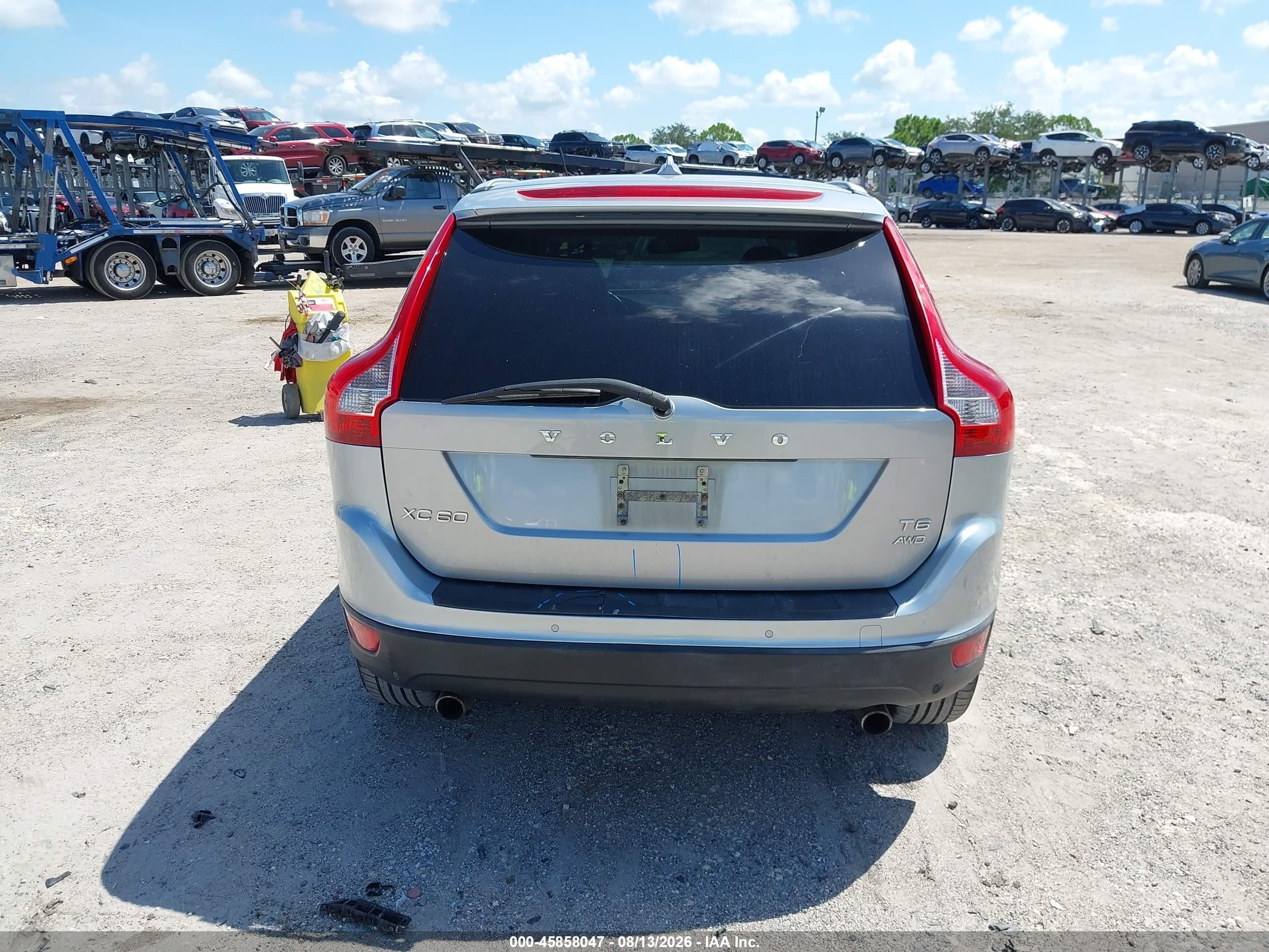 2012 Volvo Xc60   Silver vin: YV4902DZ6C2326368