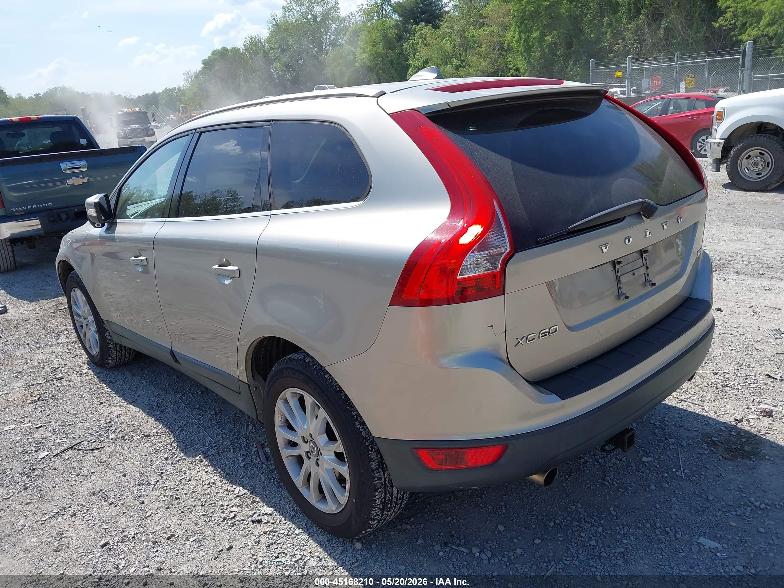 2011 Volvo Xc60   Silver vin: YV4902DZ7B2149084