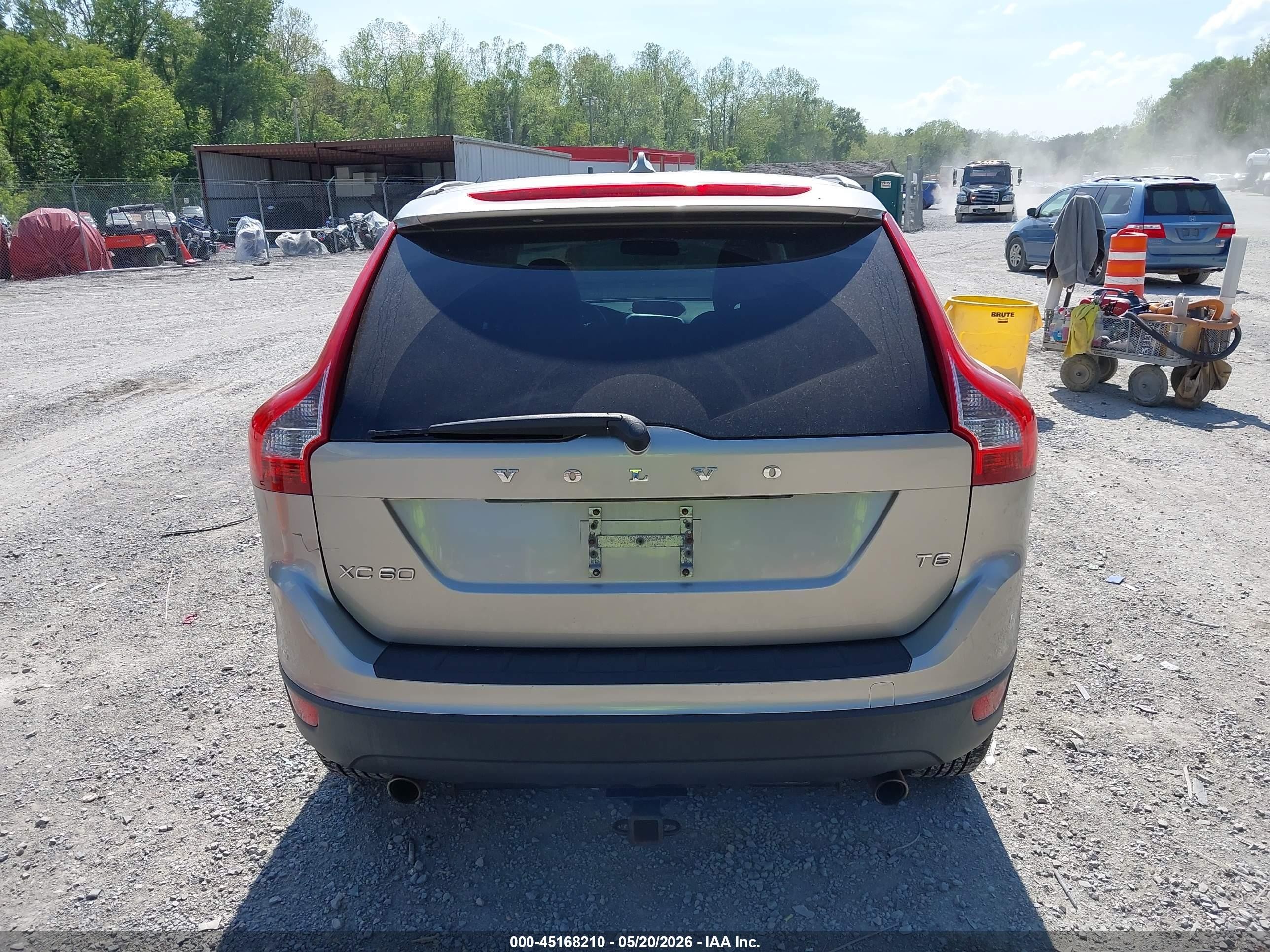 2011 Volvo Xc60   Silver vin: YV4902DZ7B2149084