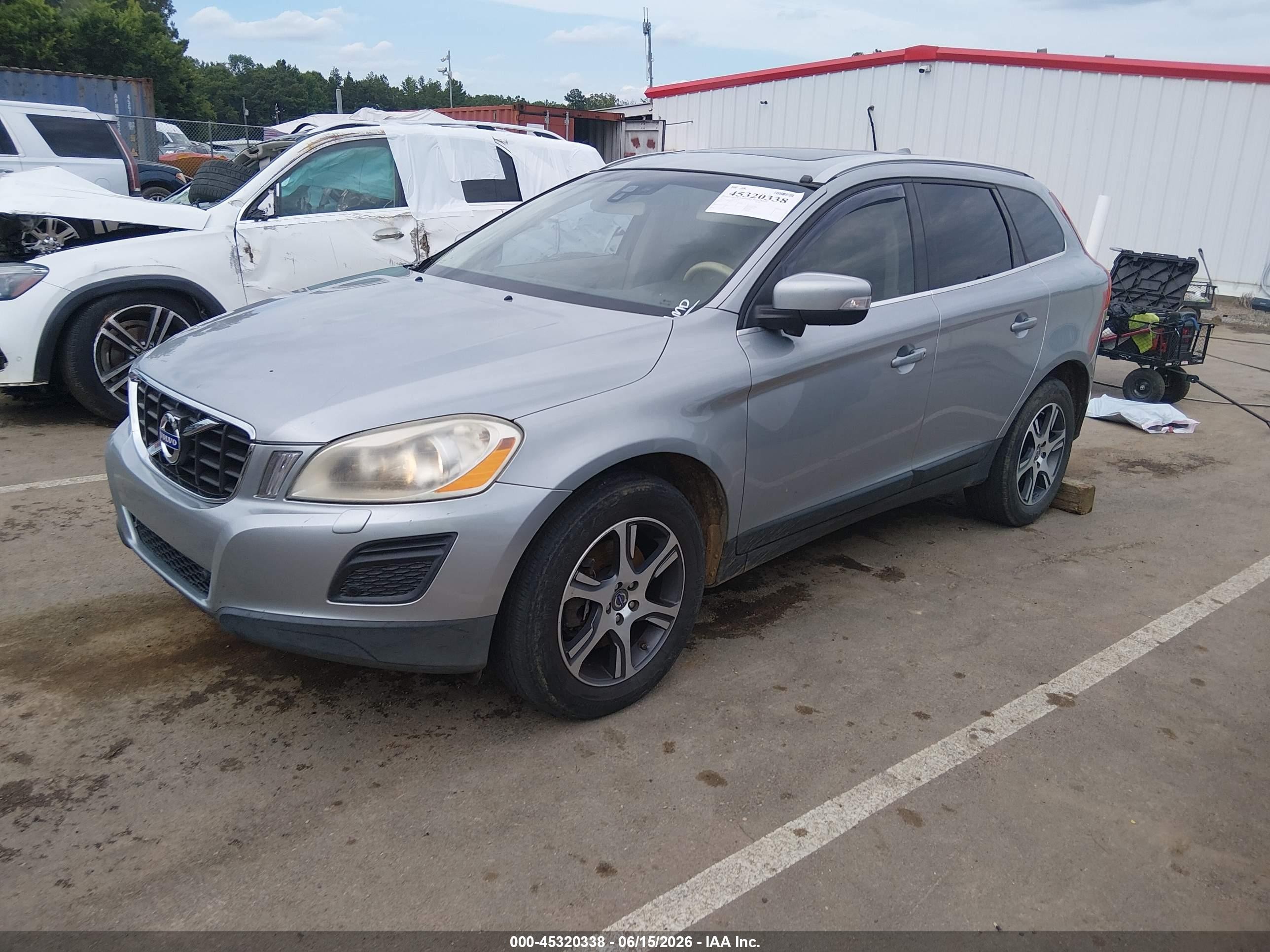 2011 Volvo Xc60 T6/t6 R-design Silver vin: YV4902DZ7B2150073