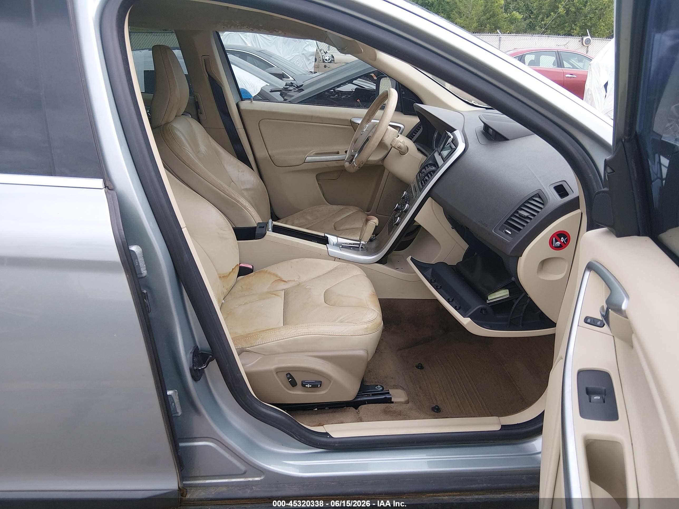 2011 Volvo Xc60 T6/t6 R-design Silver vin: YV4902DZ7B2150073