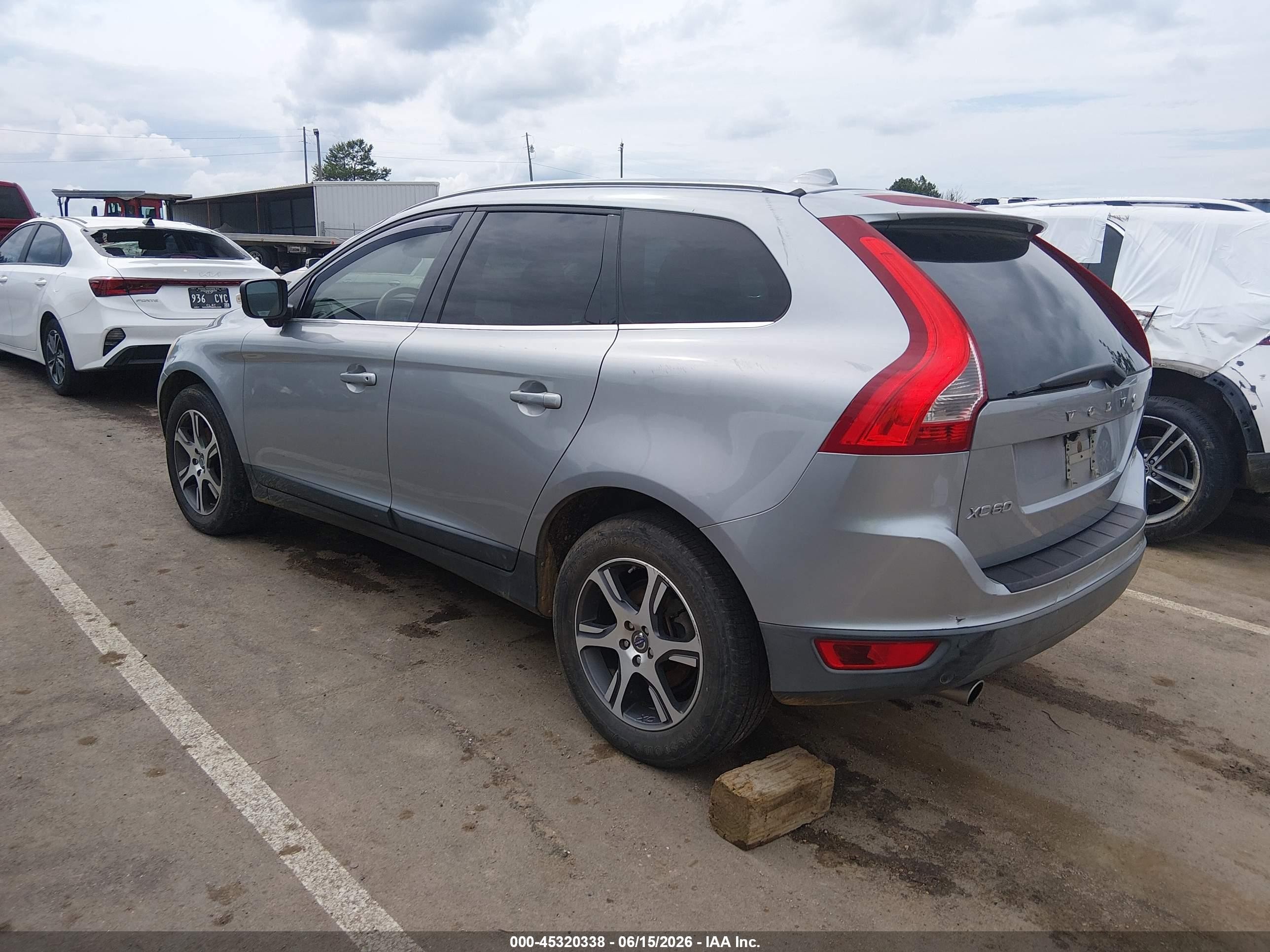2011 Volvo Xc60 T6/t6 R-design Silver vin: YV4902DZ7B2150073