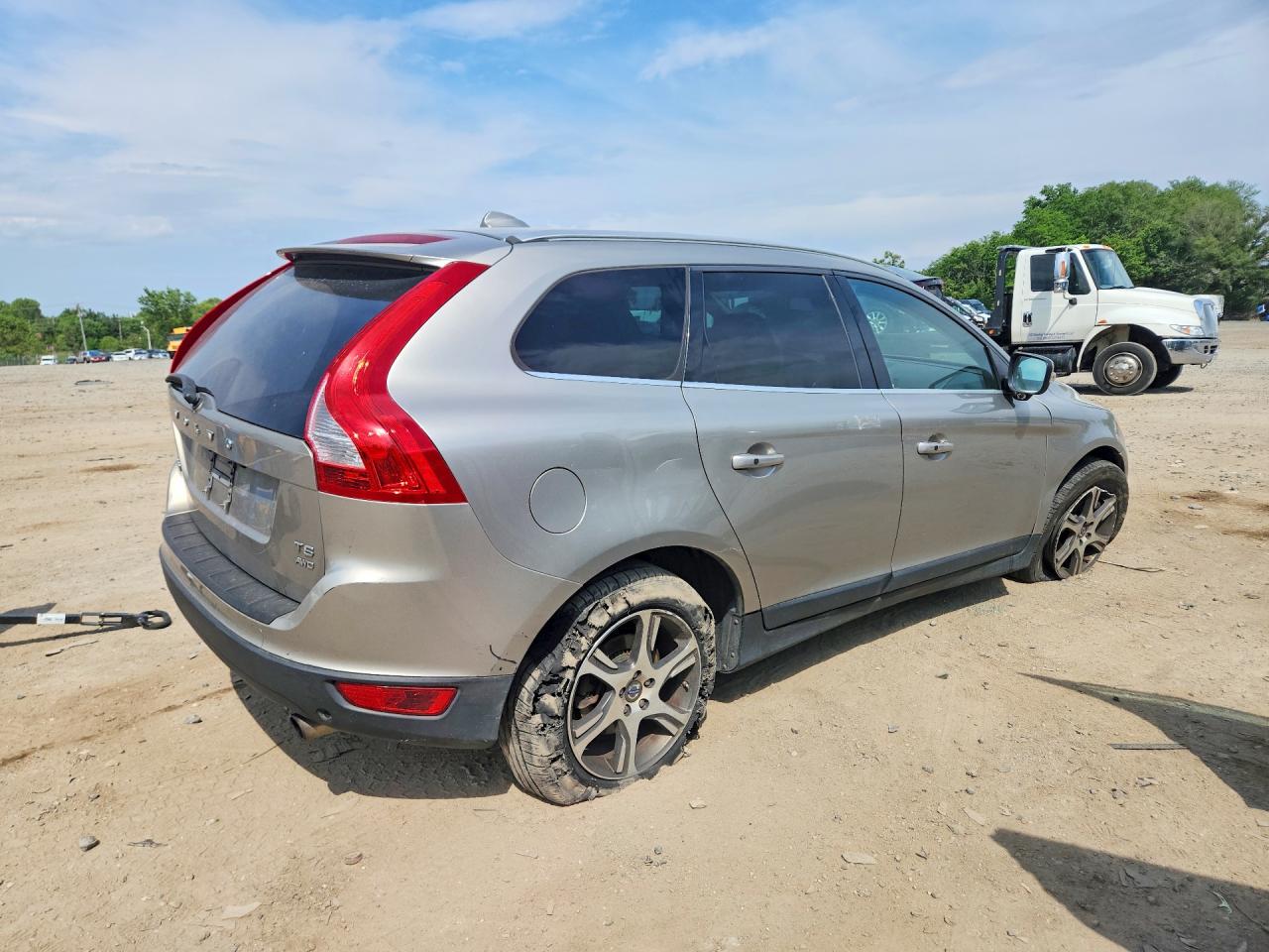 2012 Volvo Xc60 T6 Бежевый vin: YV4902DZ7C2281229