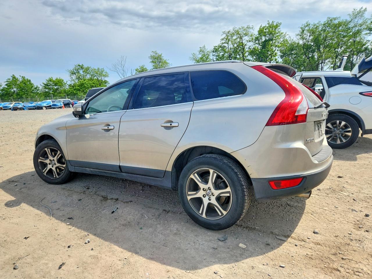 2012 Volvo Xc60 T6 Бежевый vin: YV4902DZ7C2281229