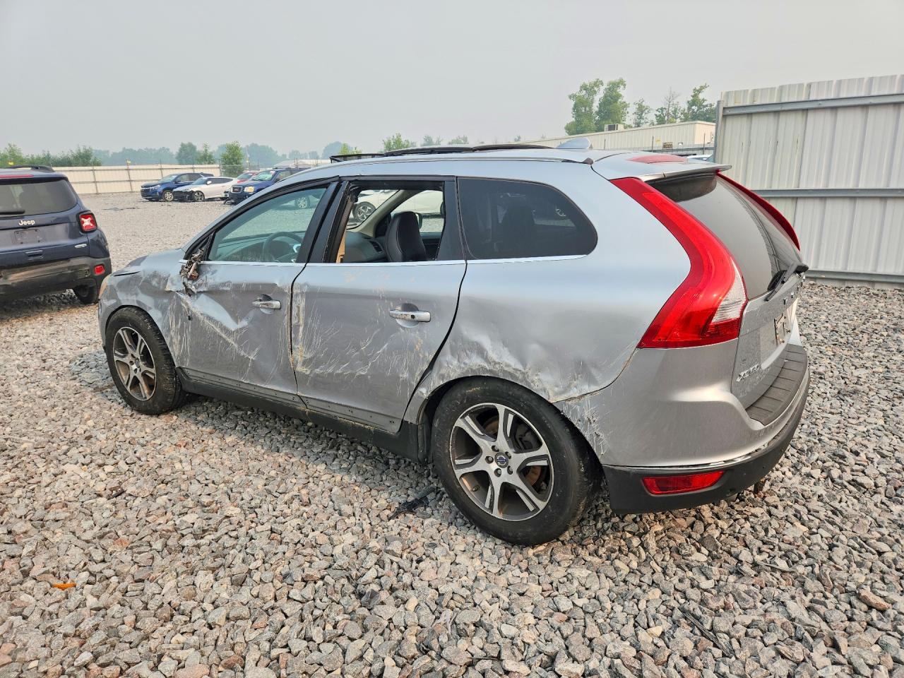 2012 Volvo Xc60 T6 Серебряный vin: YV4902DZ7C2321034