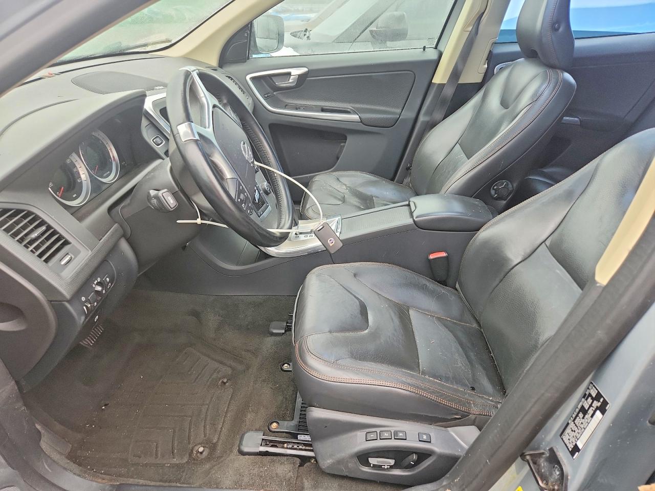 2012 Volvo Xc60 T6 Серебряный vin: YV4902DZ7C2321034